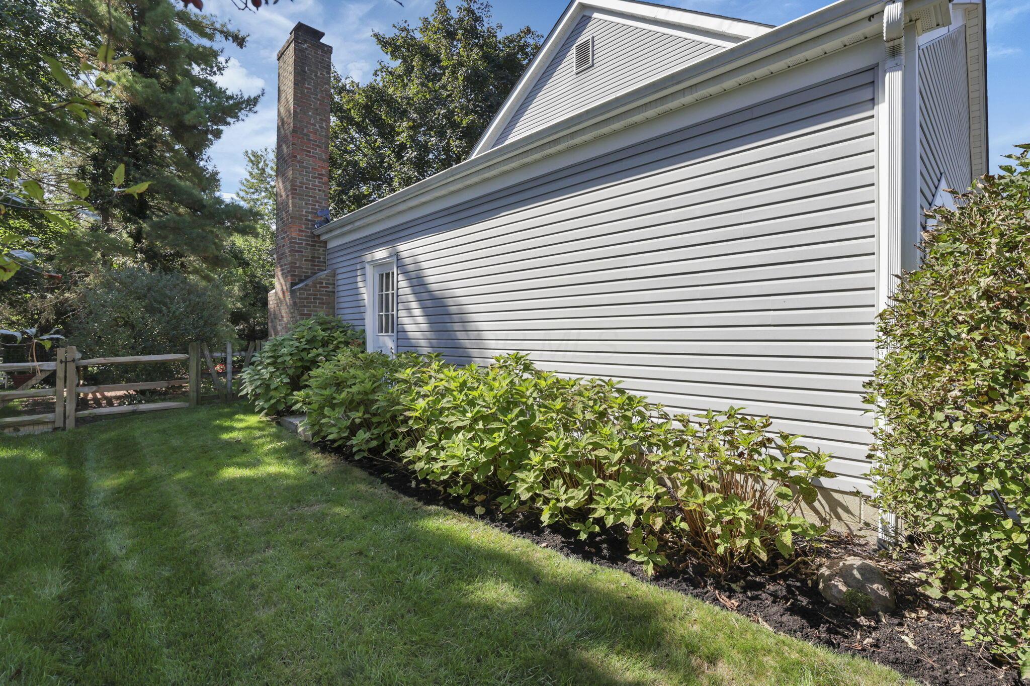 1091 Cross Country Drive