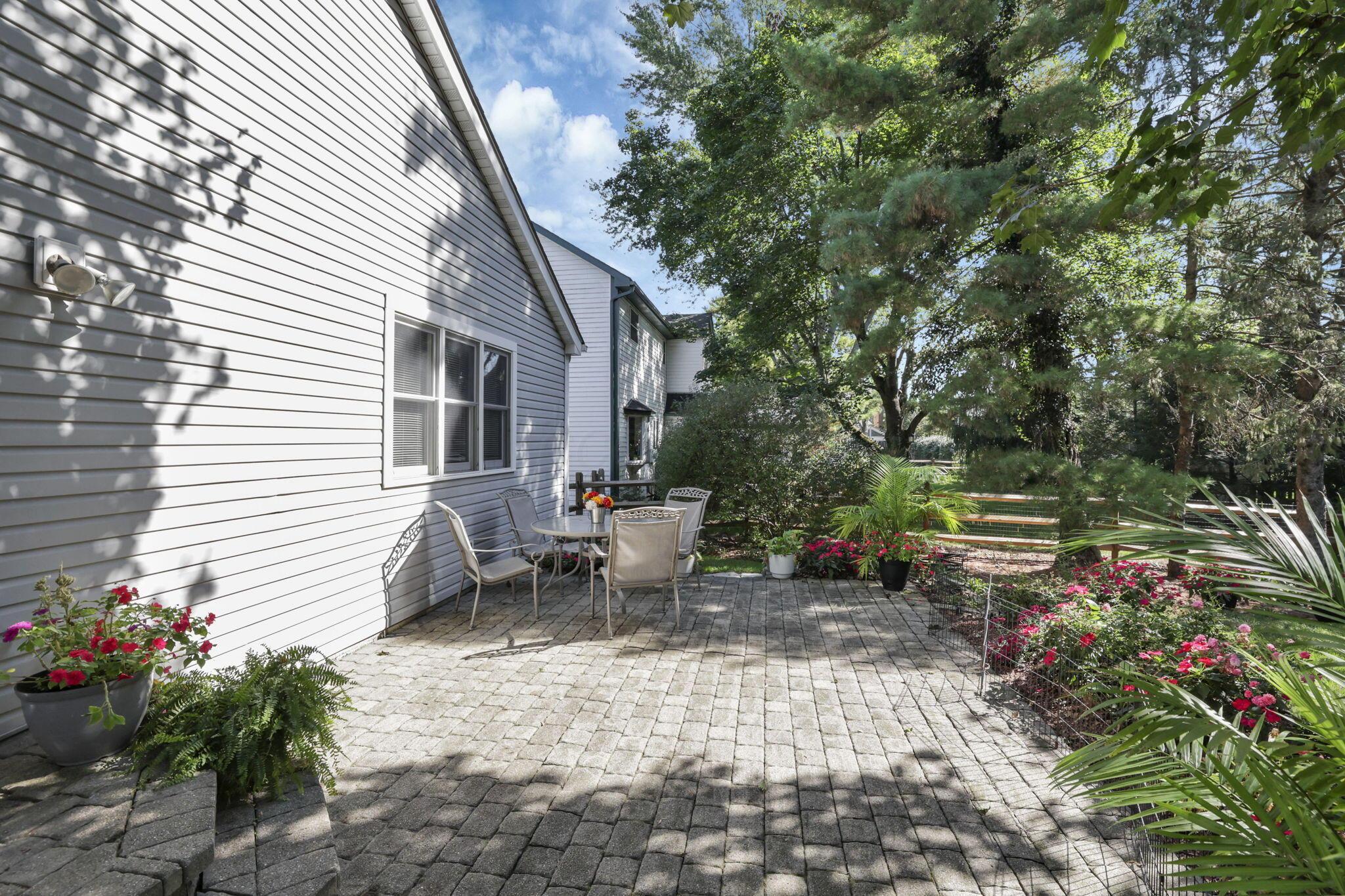 1091 Cross Country Drive