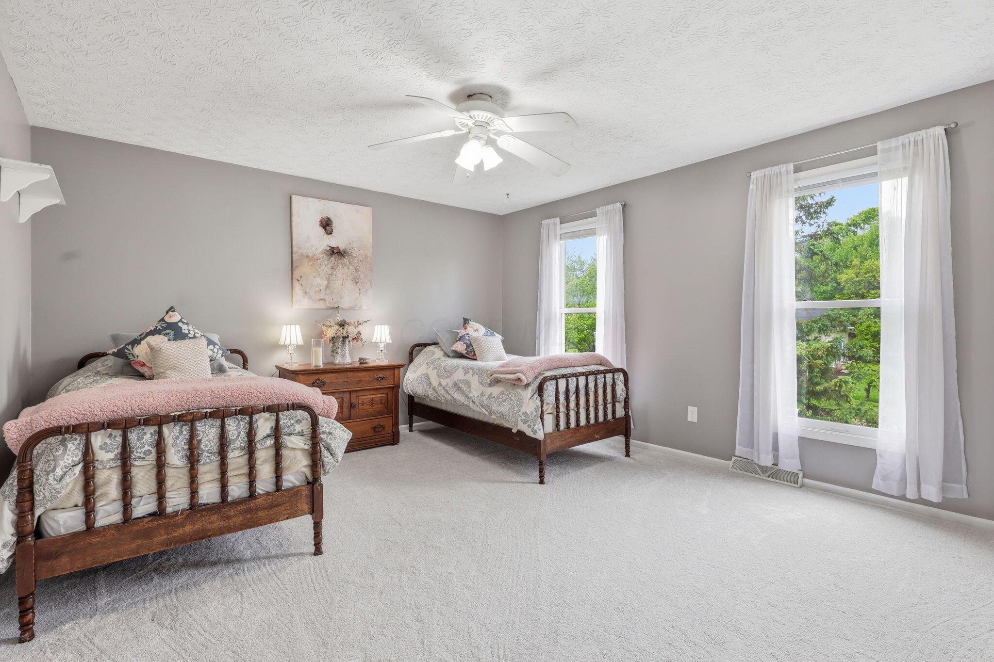 1091 Cross Country Drive