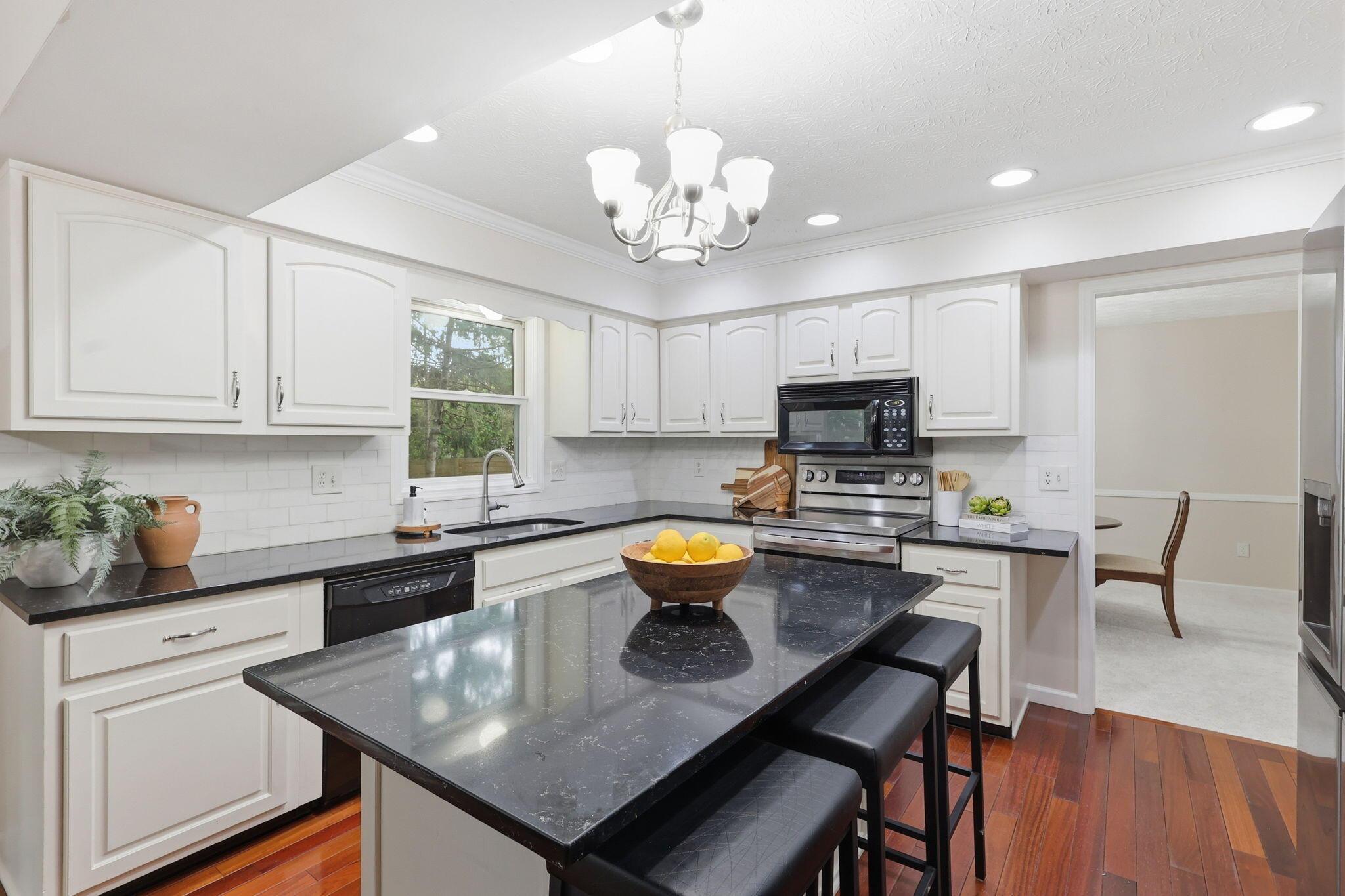 1091 Cross Country Drive