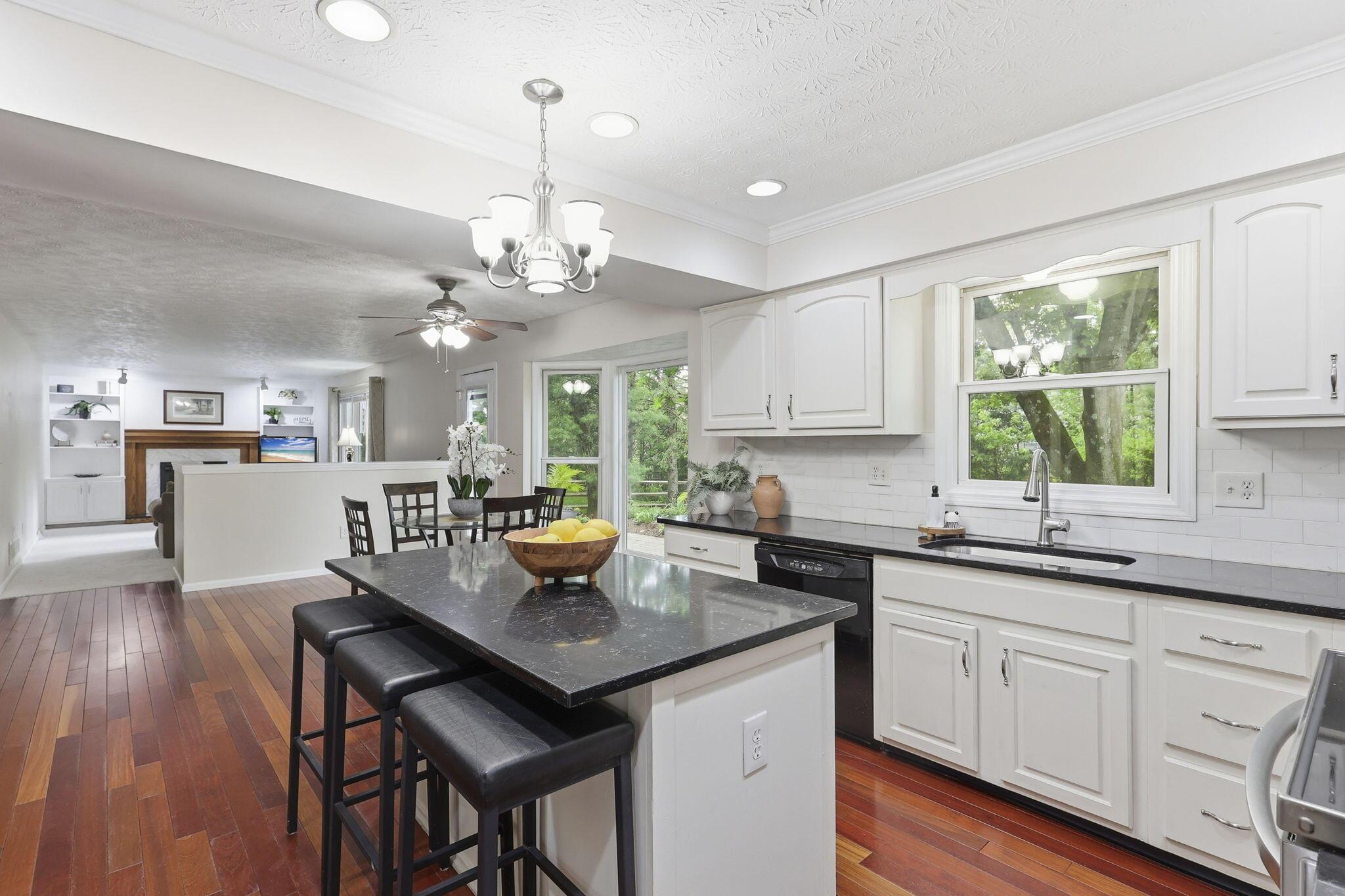 1091 Cross Country Drive
