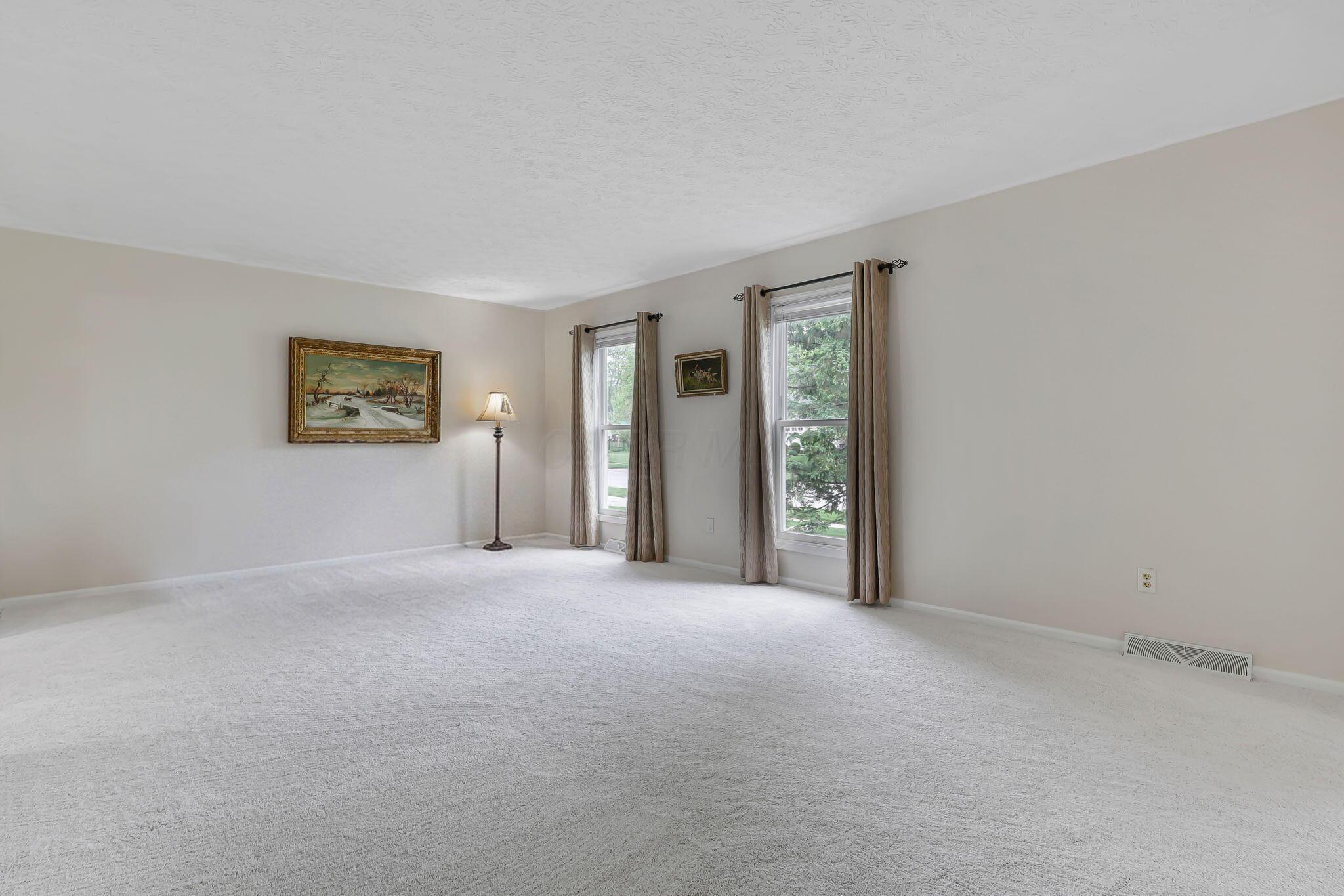 1091 Cross Country Drive