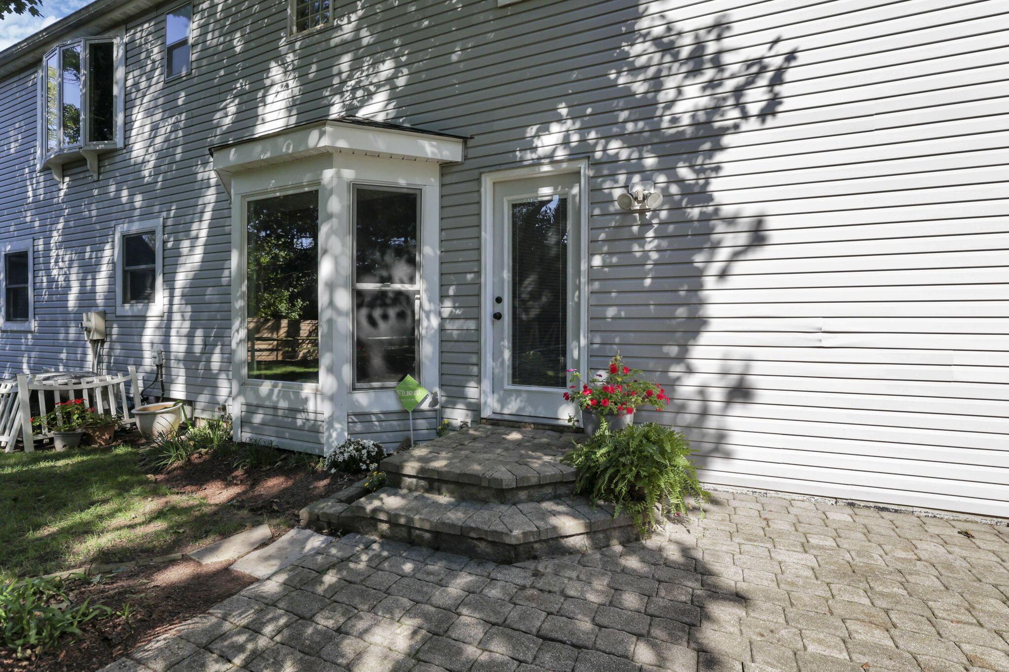 1091 Cross Country Drive