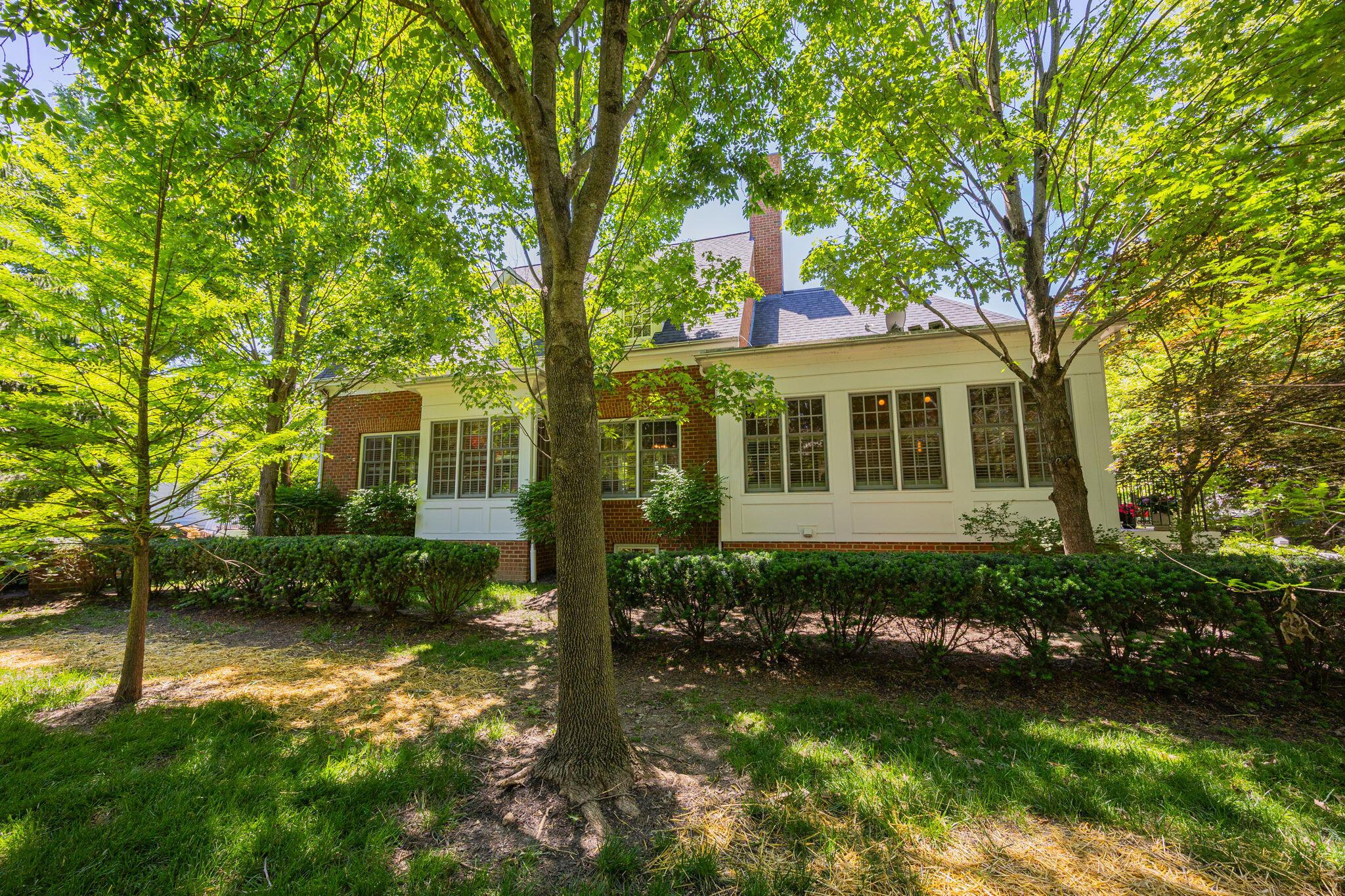 46 Pickett Place