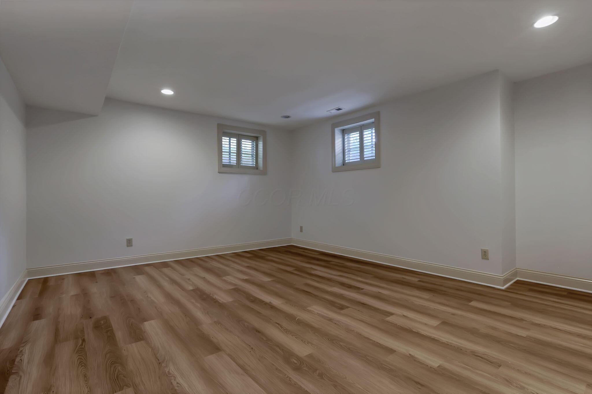 4085 Chelsea Green W