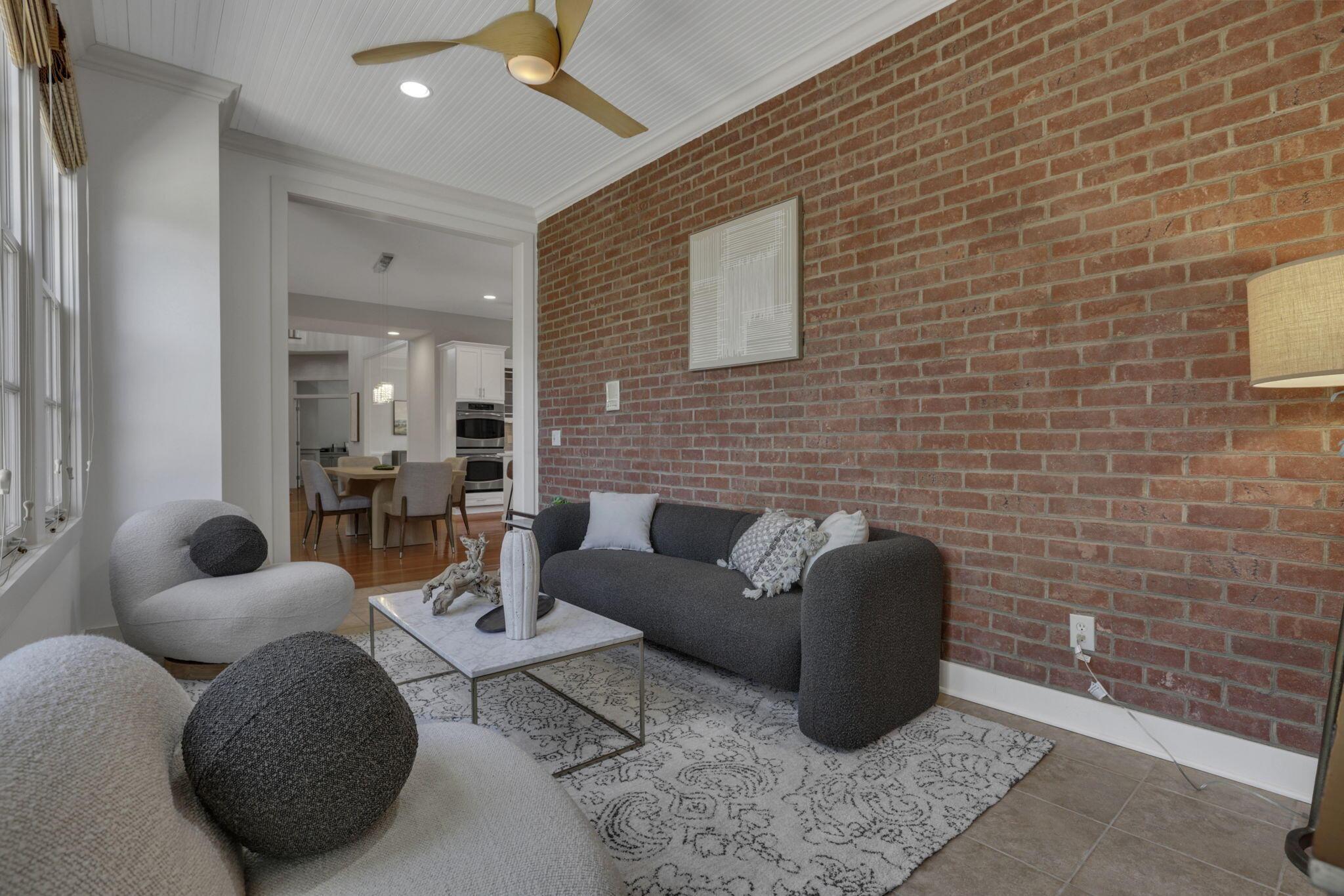 4085 Chelsea Green W