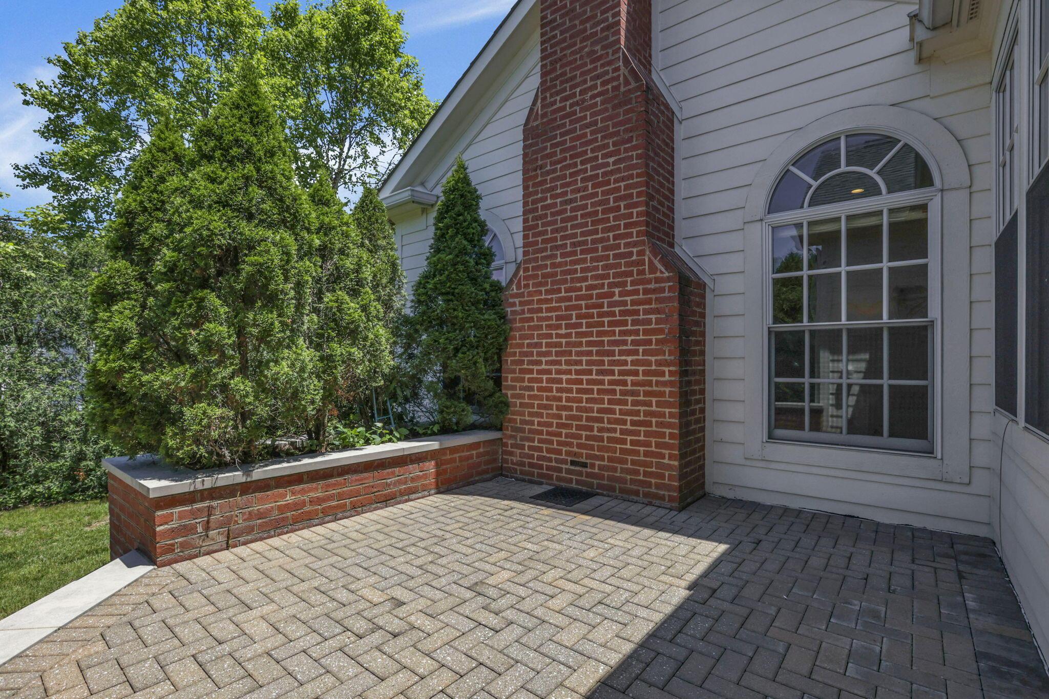 4085 Chelsea Green W