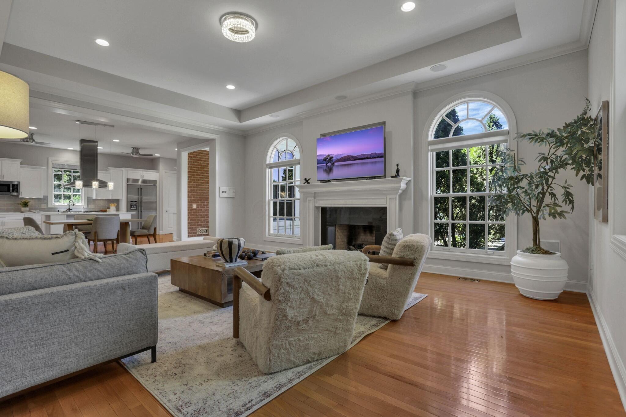 4085 Chelsea Green W
