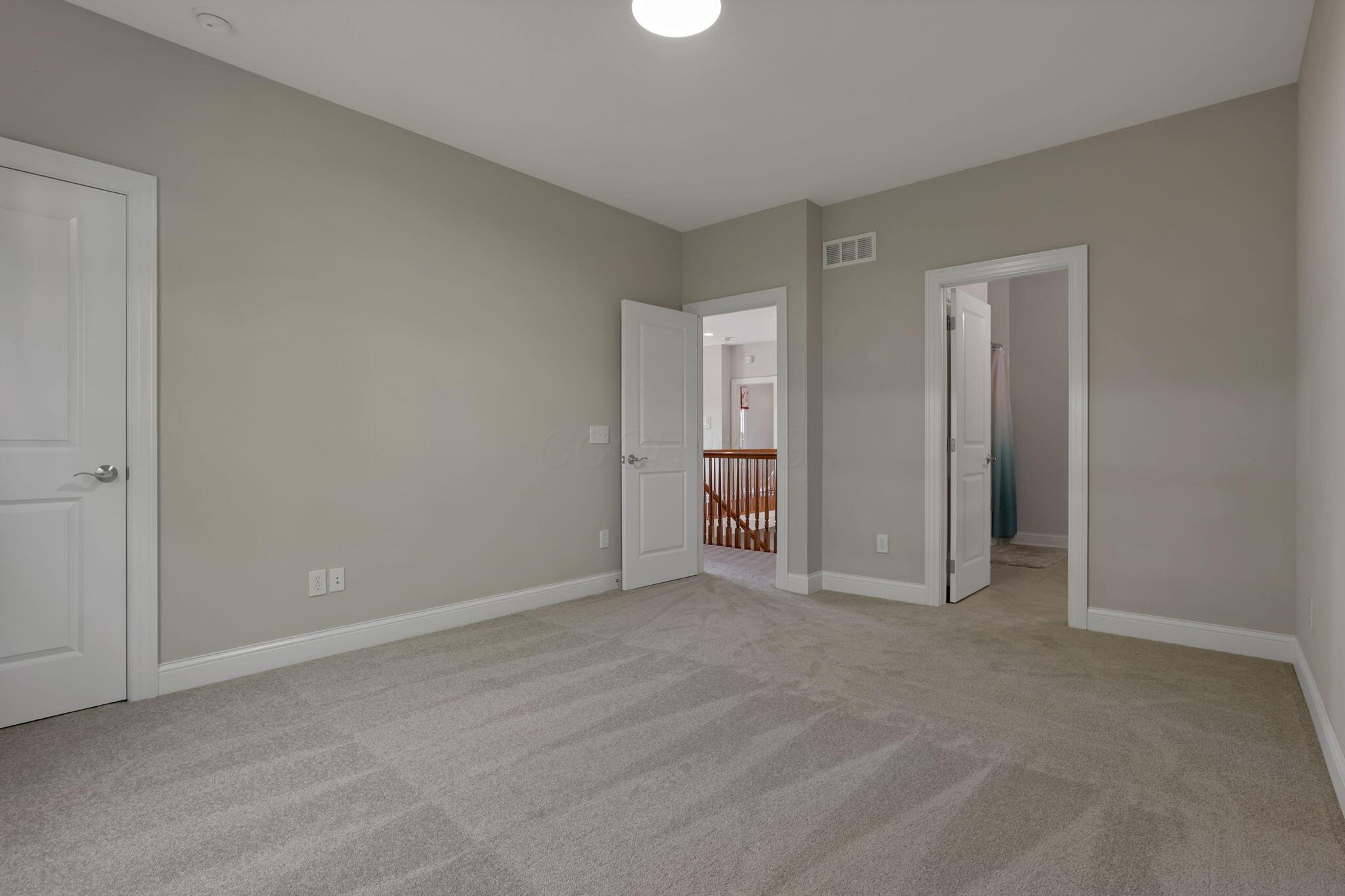 4085 Chelsea Green W