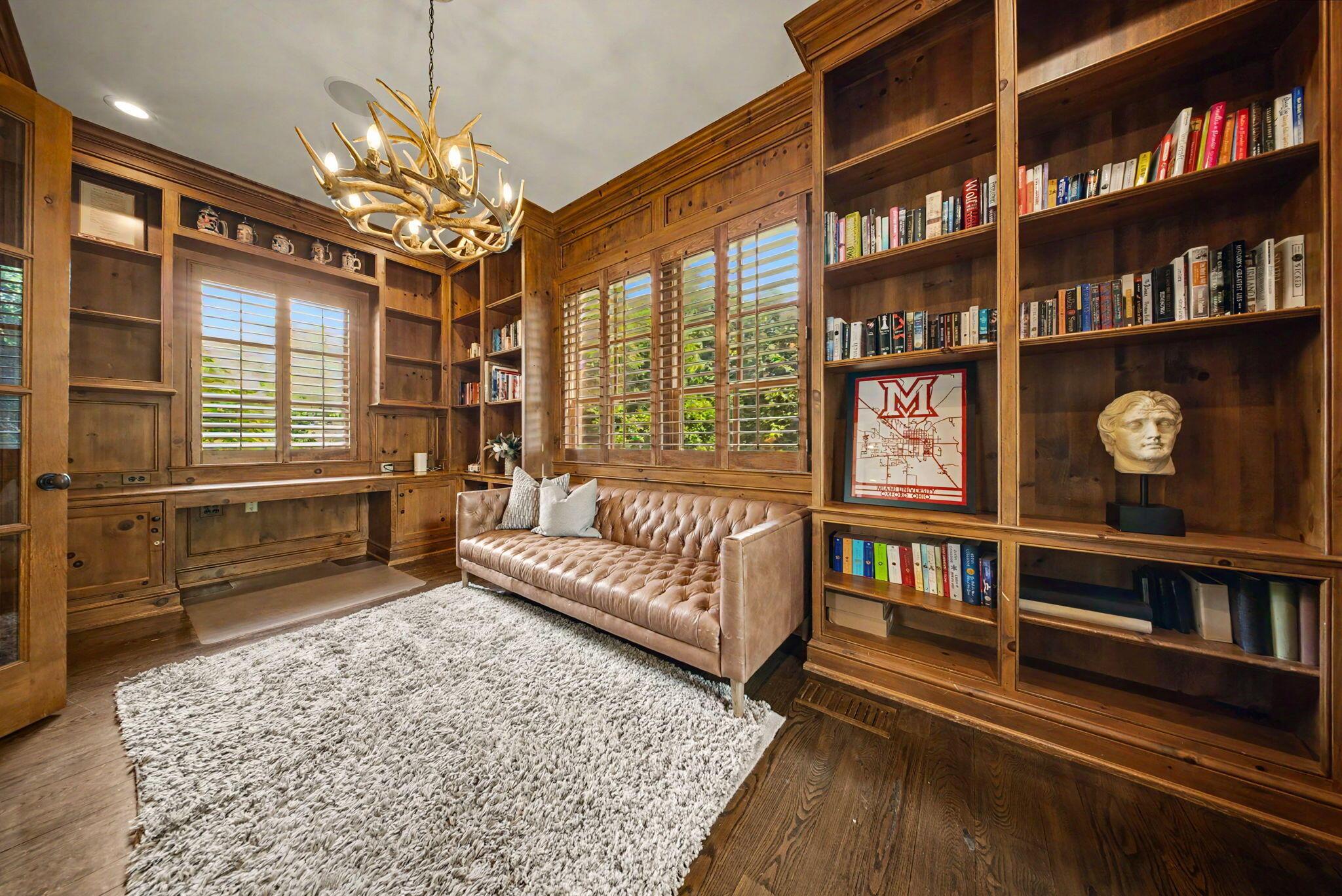 7376 James River Road