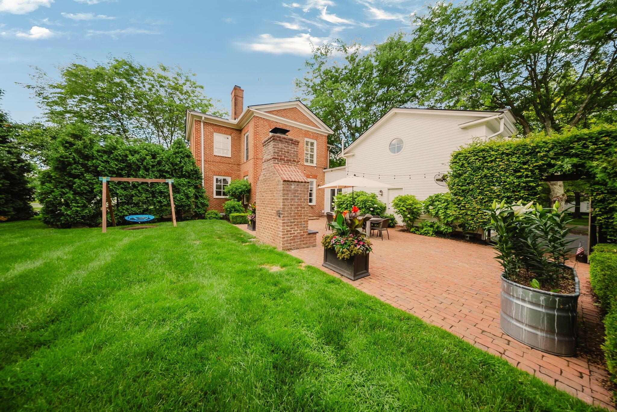 7376 James River Road