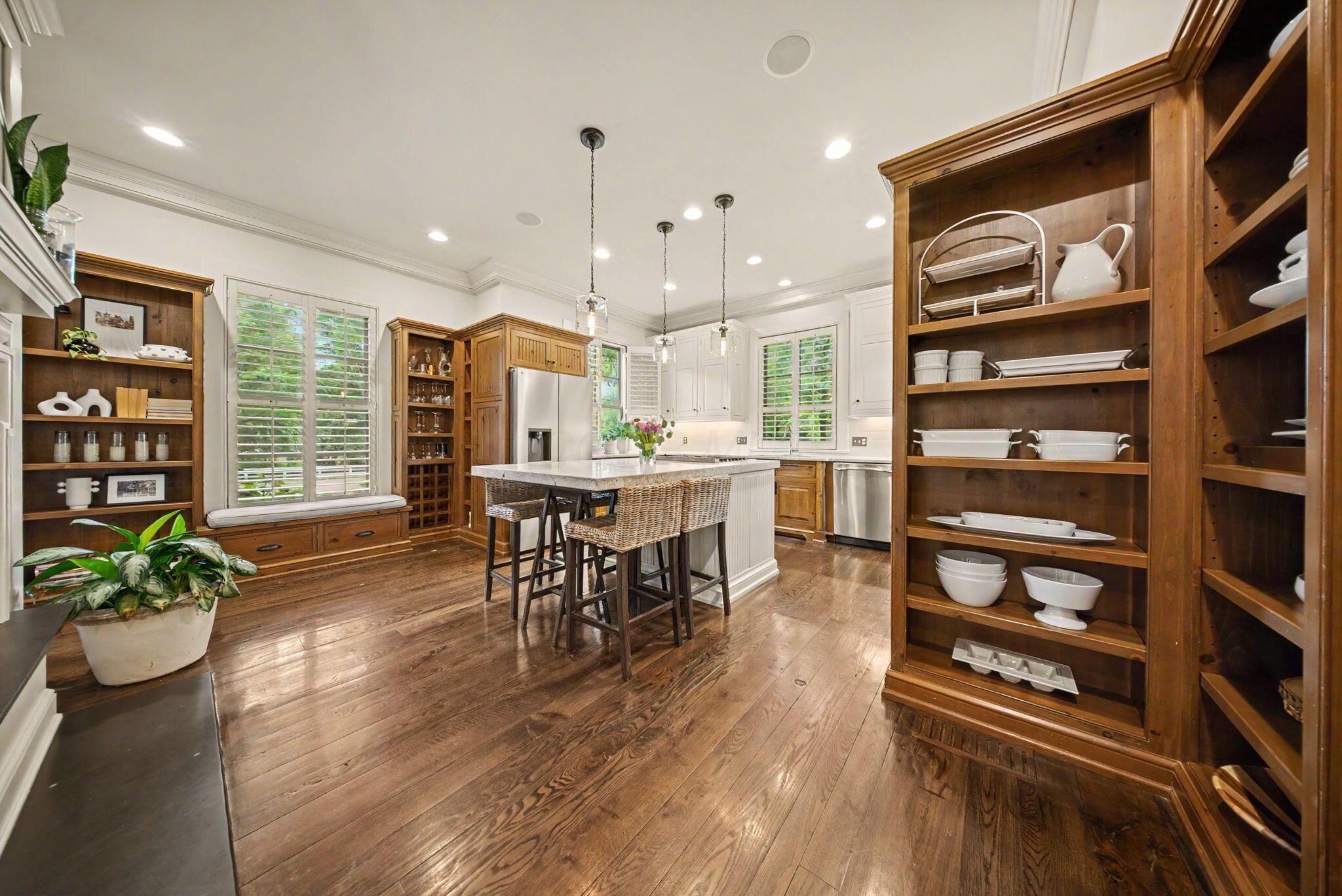 7376 James River Road