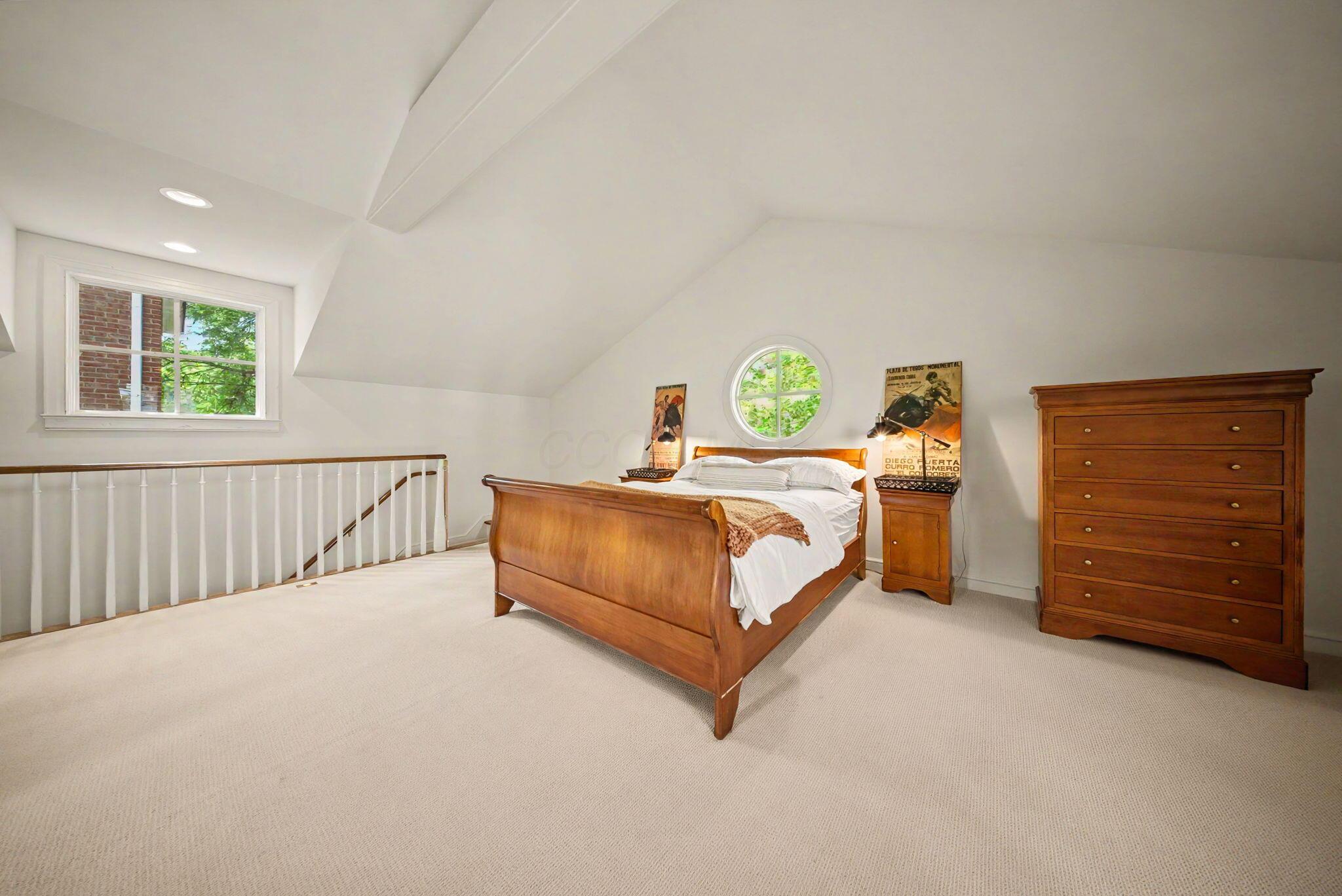 7376 James River Road