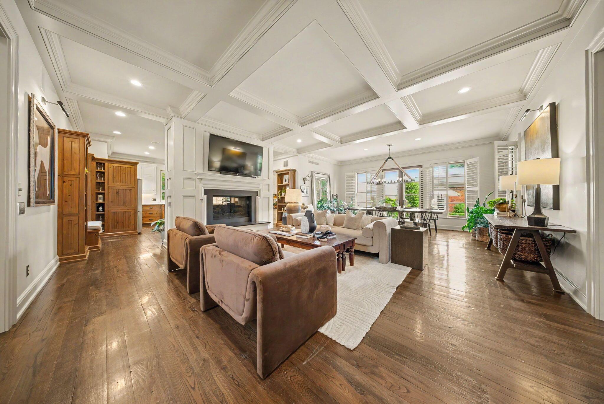 7376 James River Road