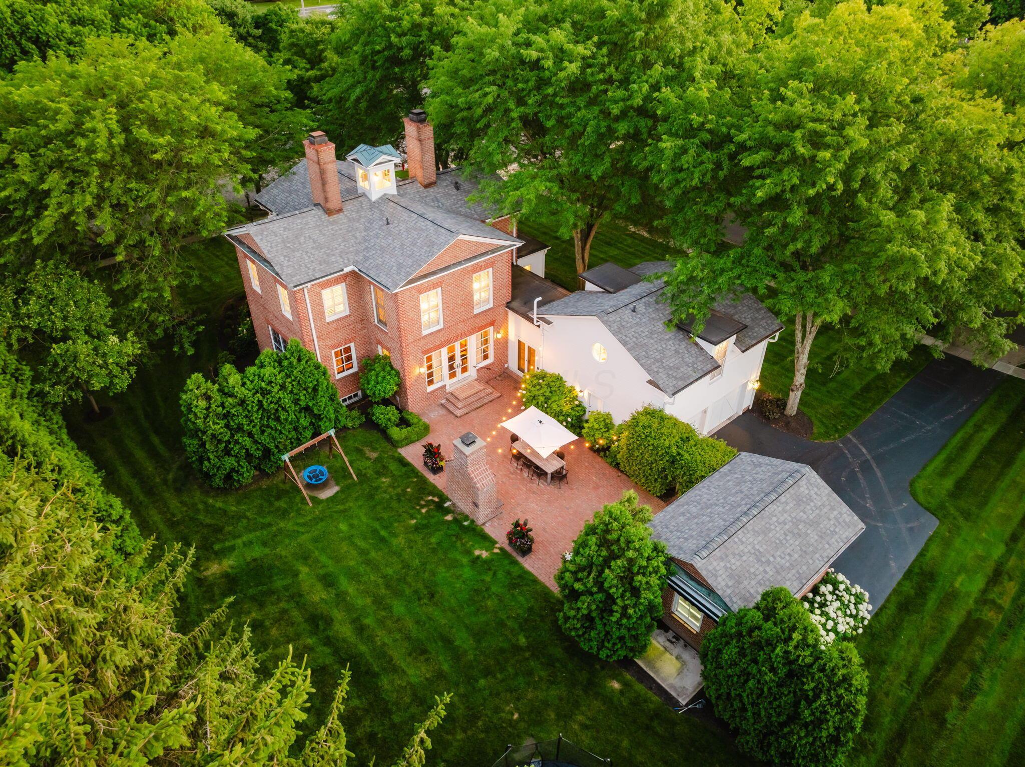 7376 James River Road