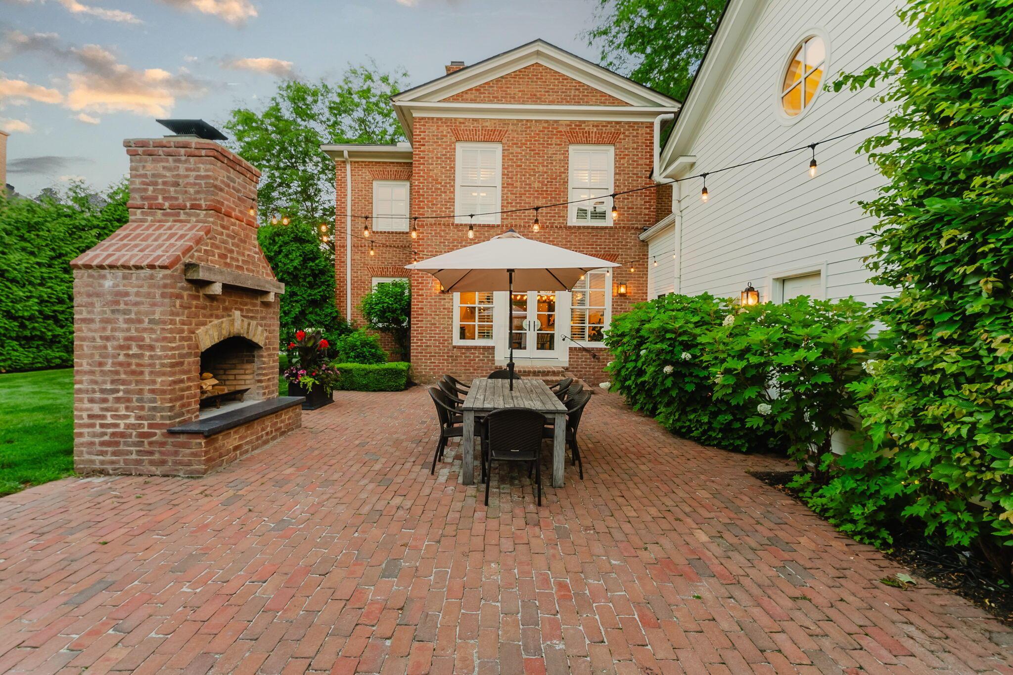 7376 James River Road