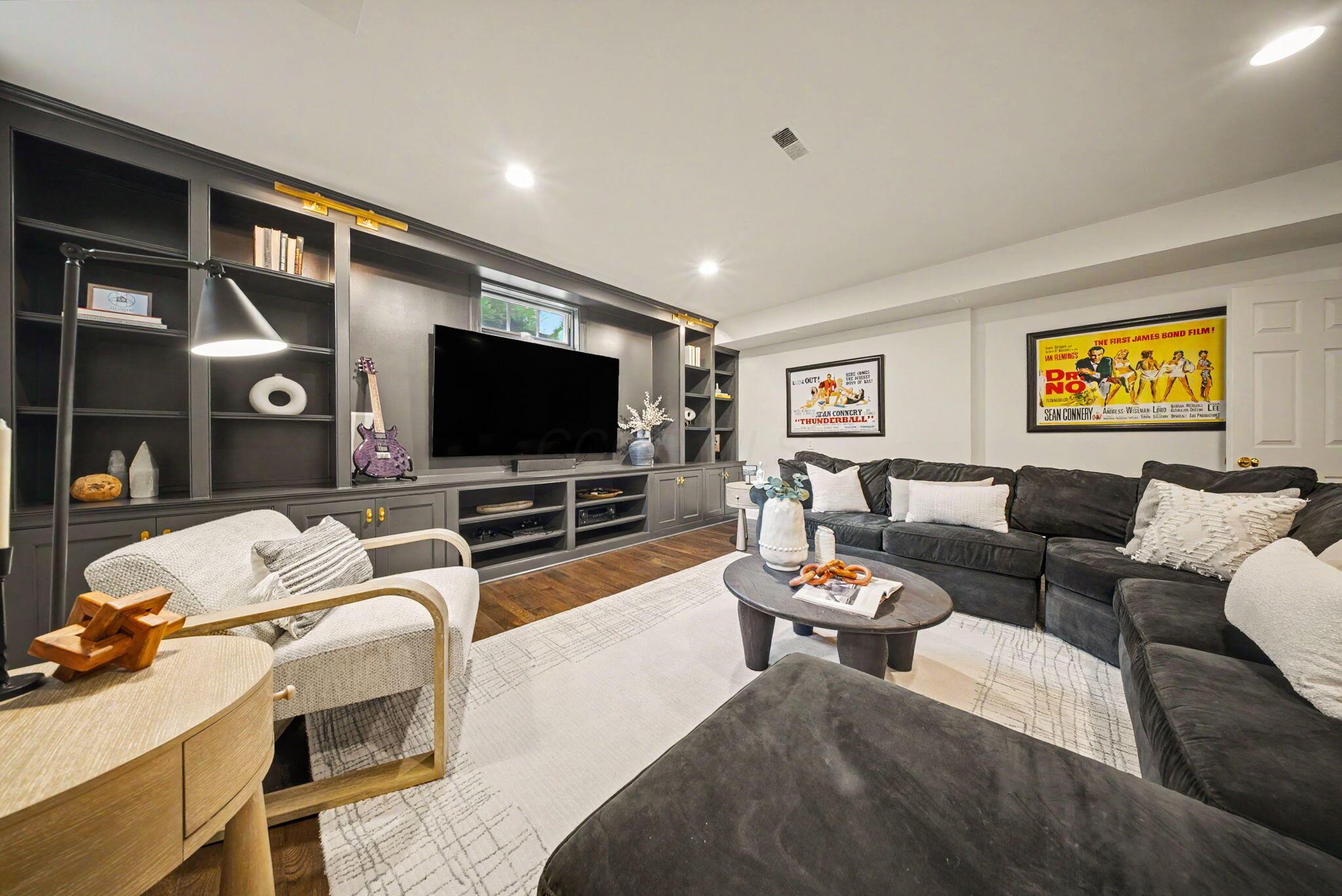 7376 James River Road