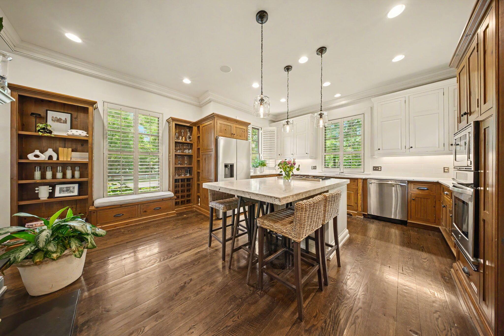 7376 James River Road