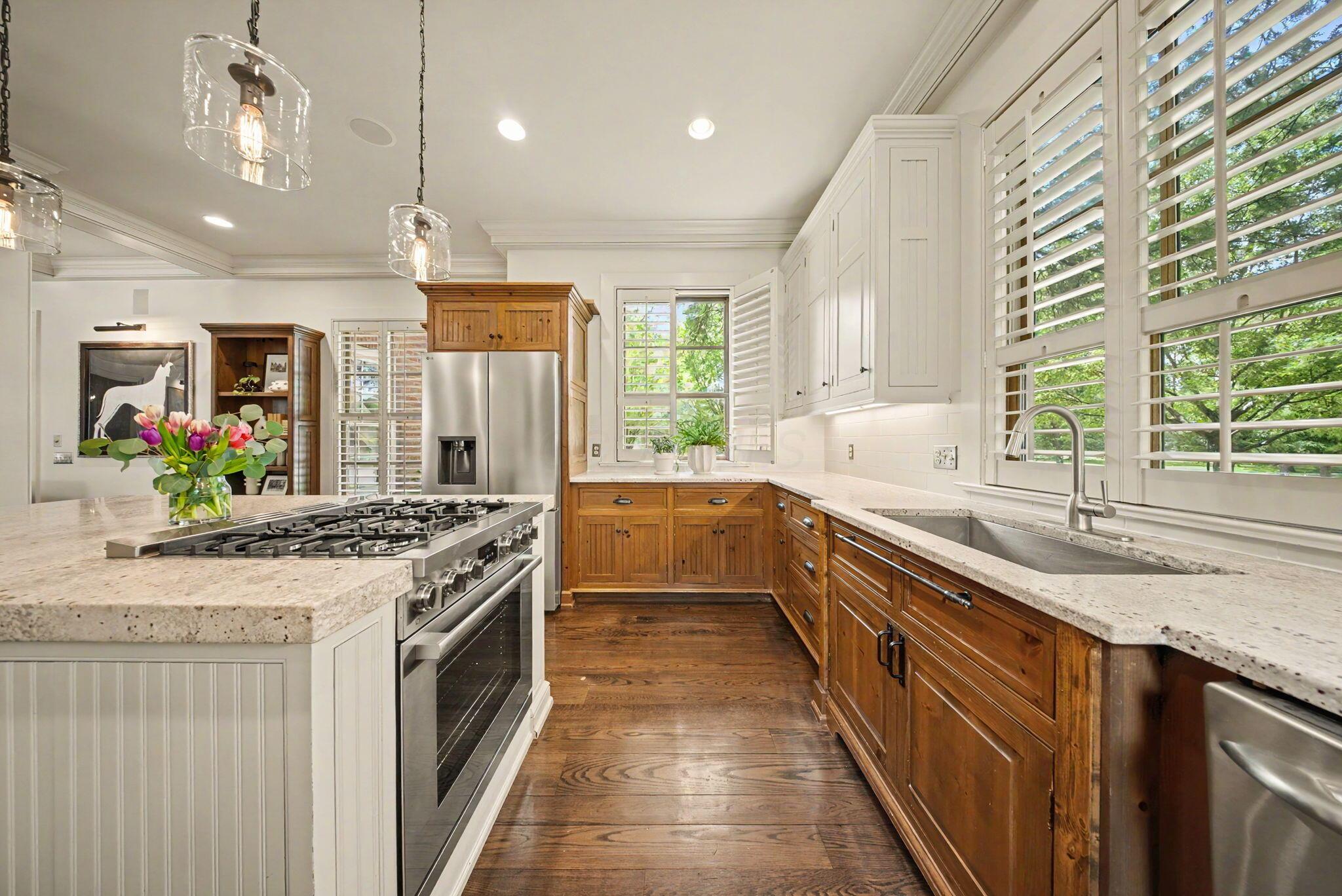 7376 James River Road