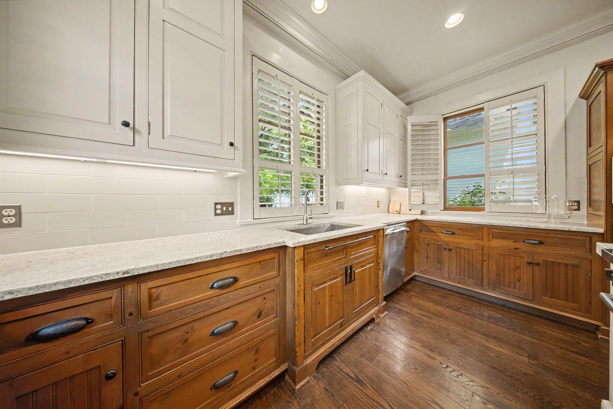 7376 James River Road