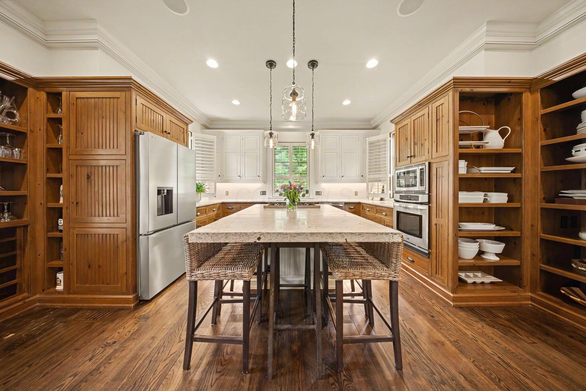 7376 James River Road