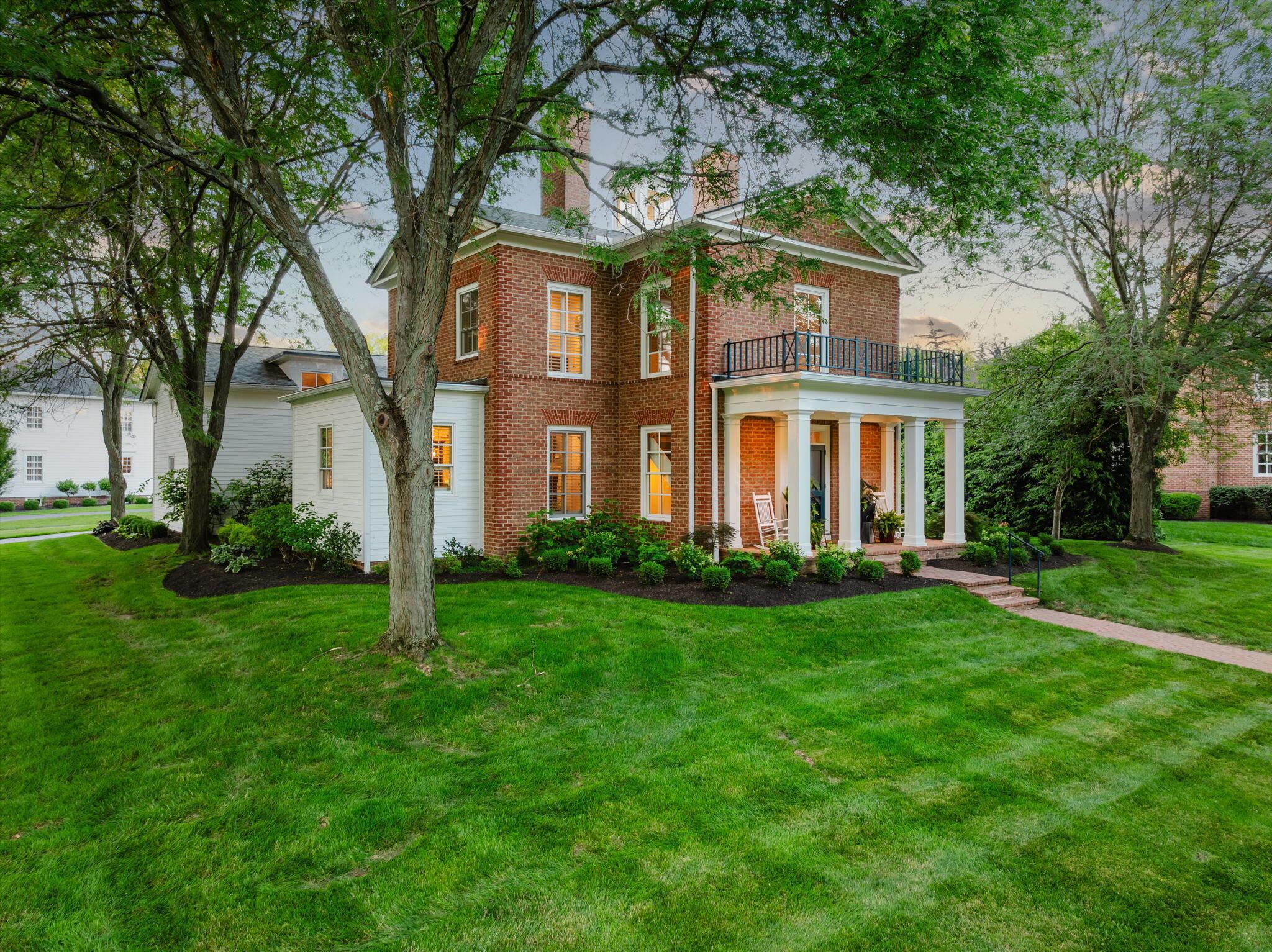 7376 James River Road