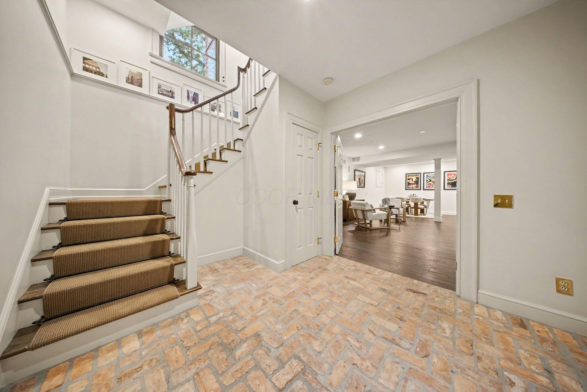 7376 James River Road