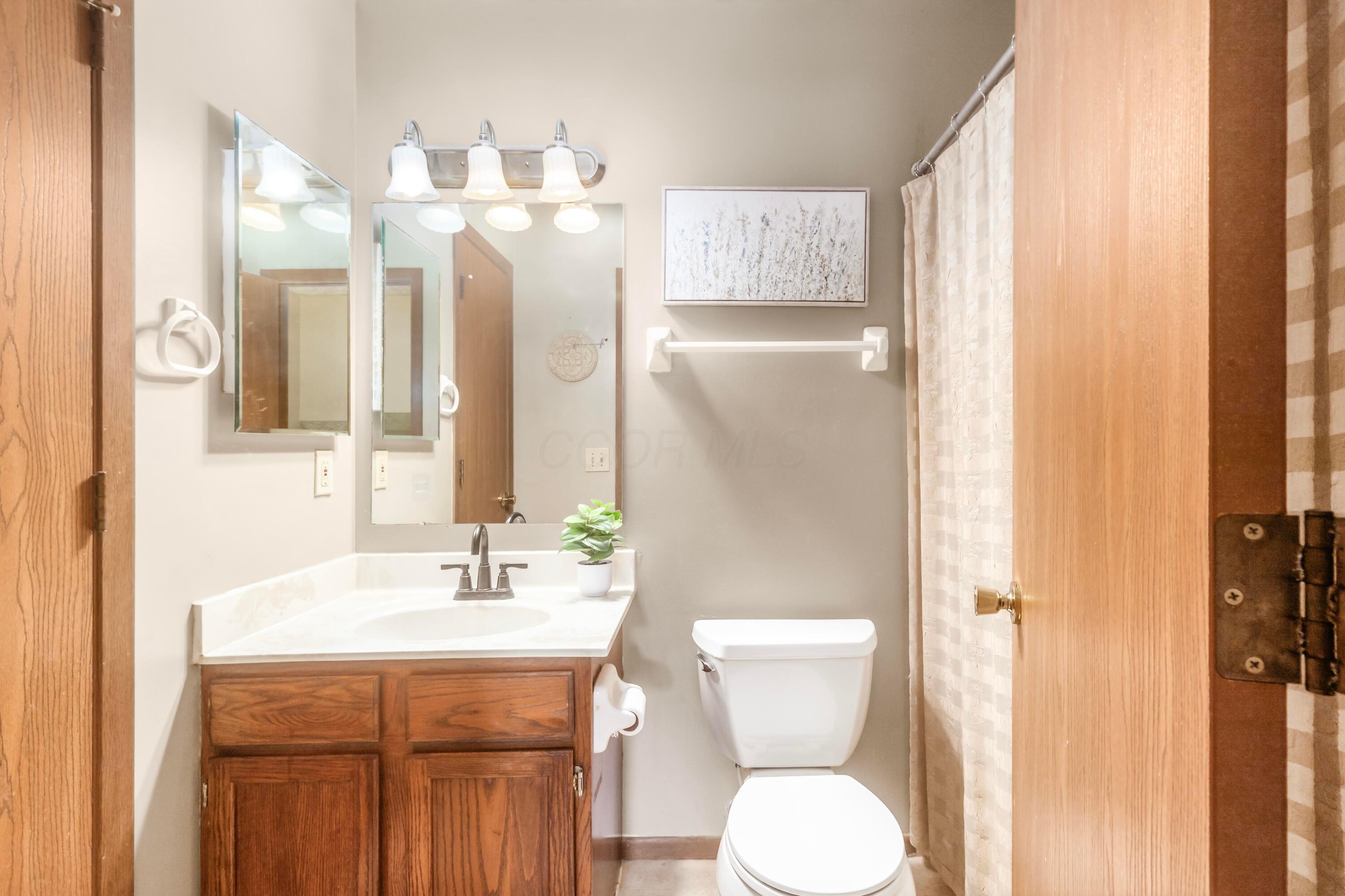 5912 Buechler Bend