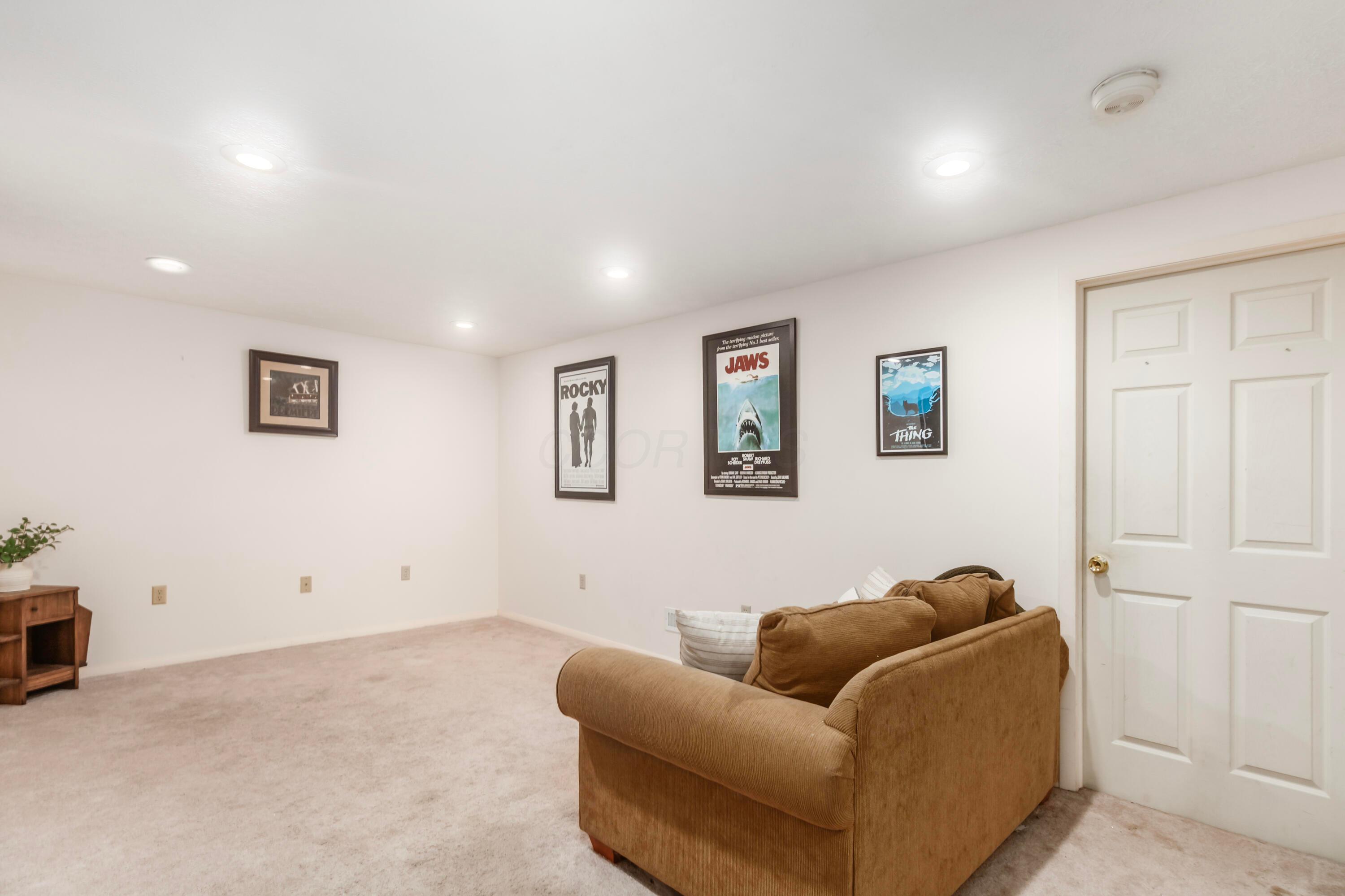 5912 Buechler Bend