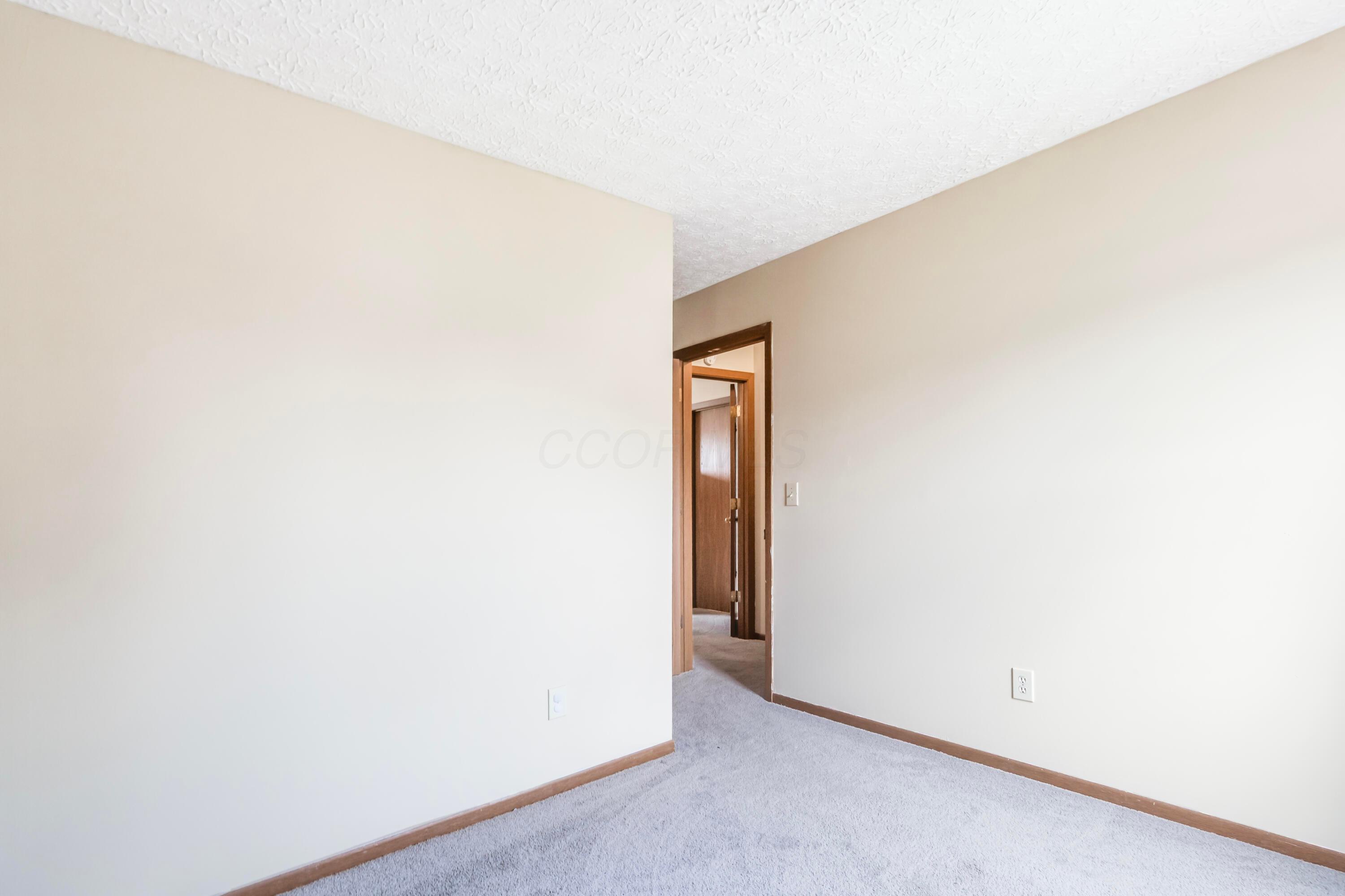 5912 Buechler Bend