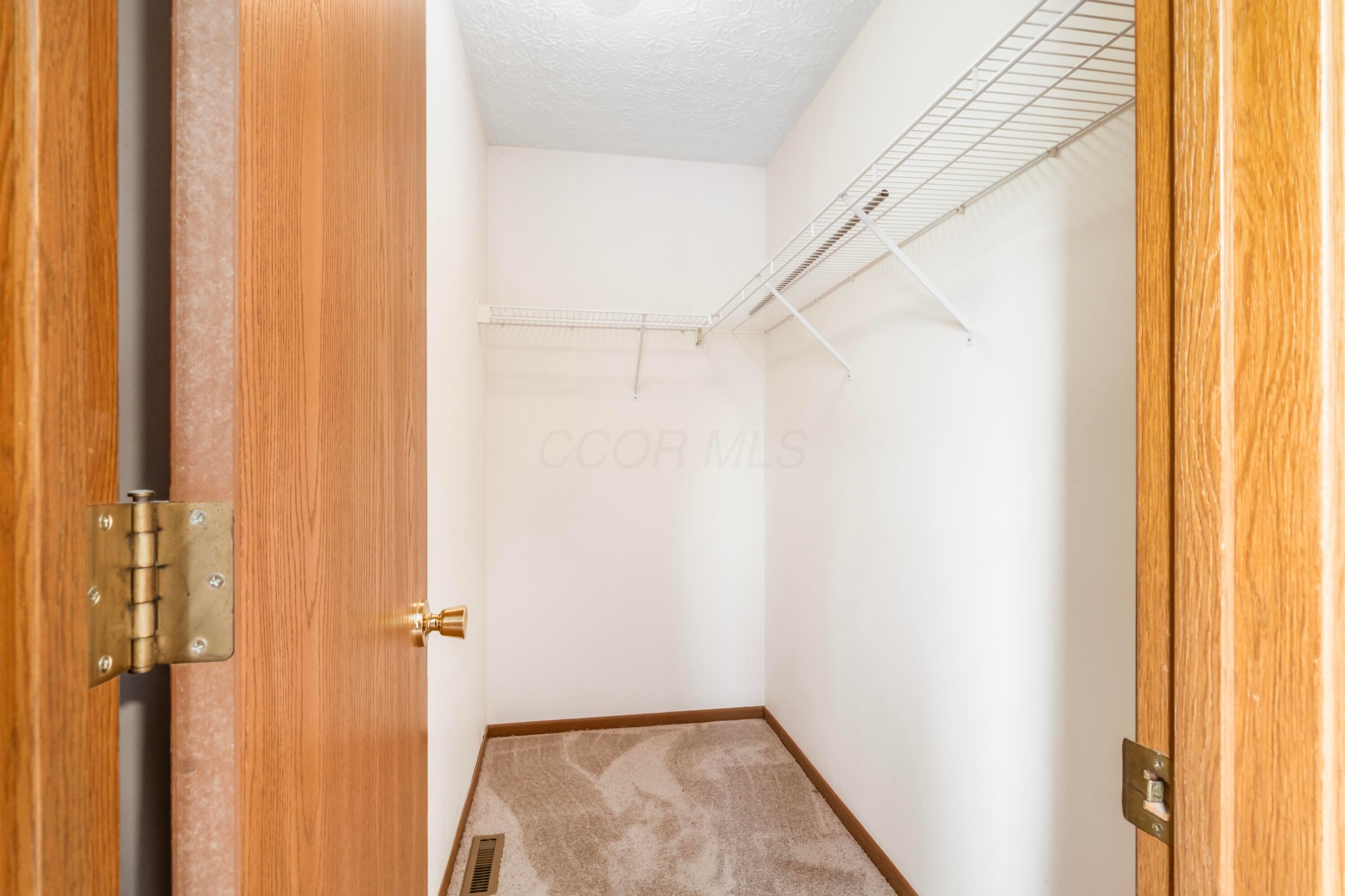 5912 Buechler Bend