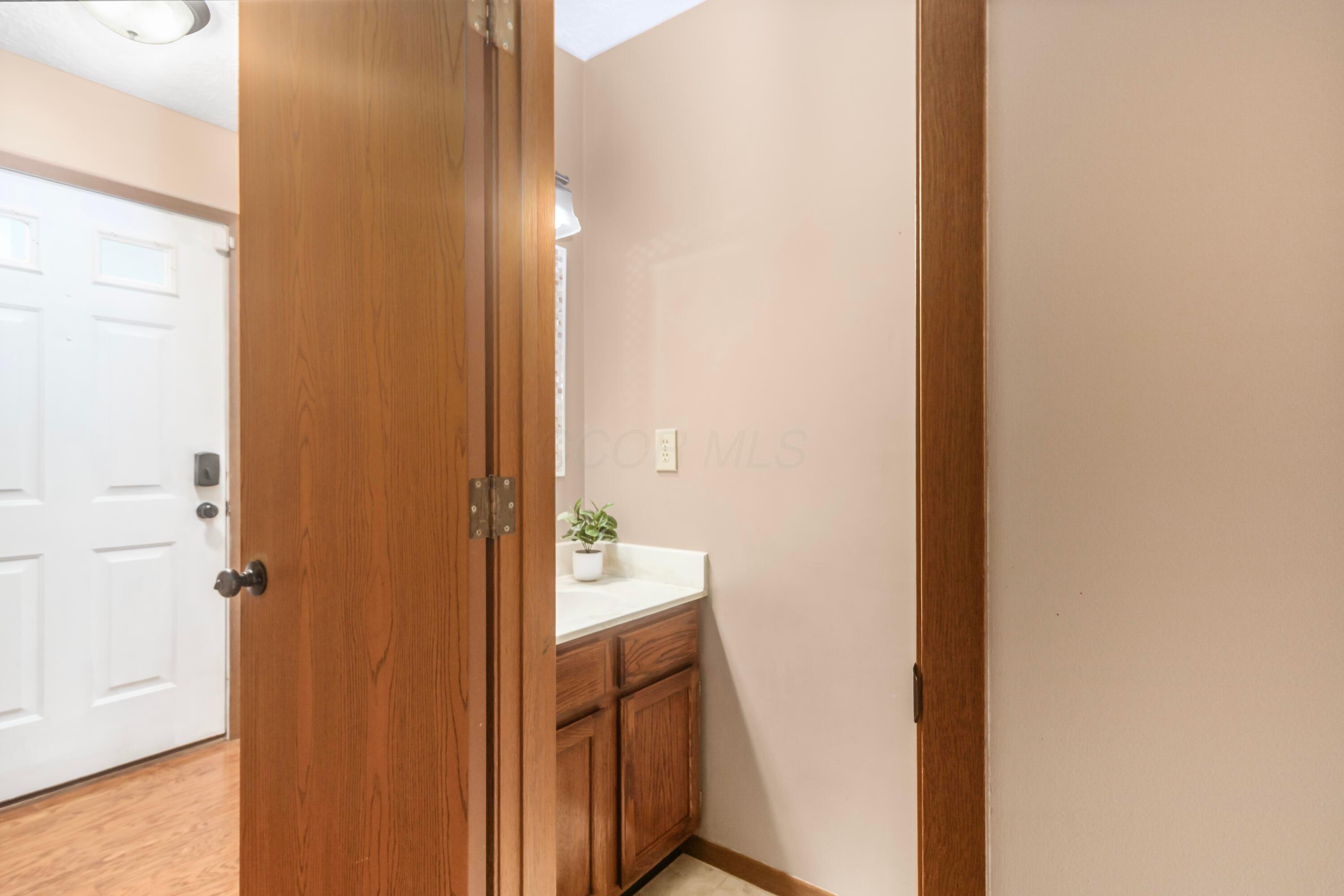 5912 Buechler Bend