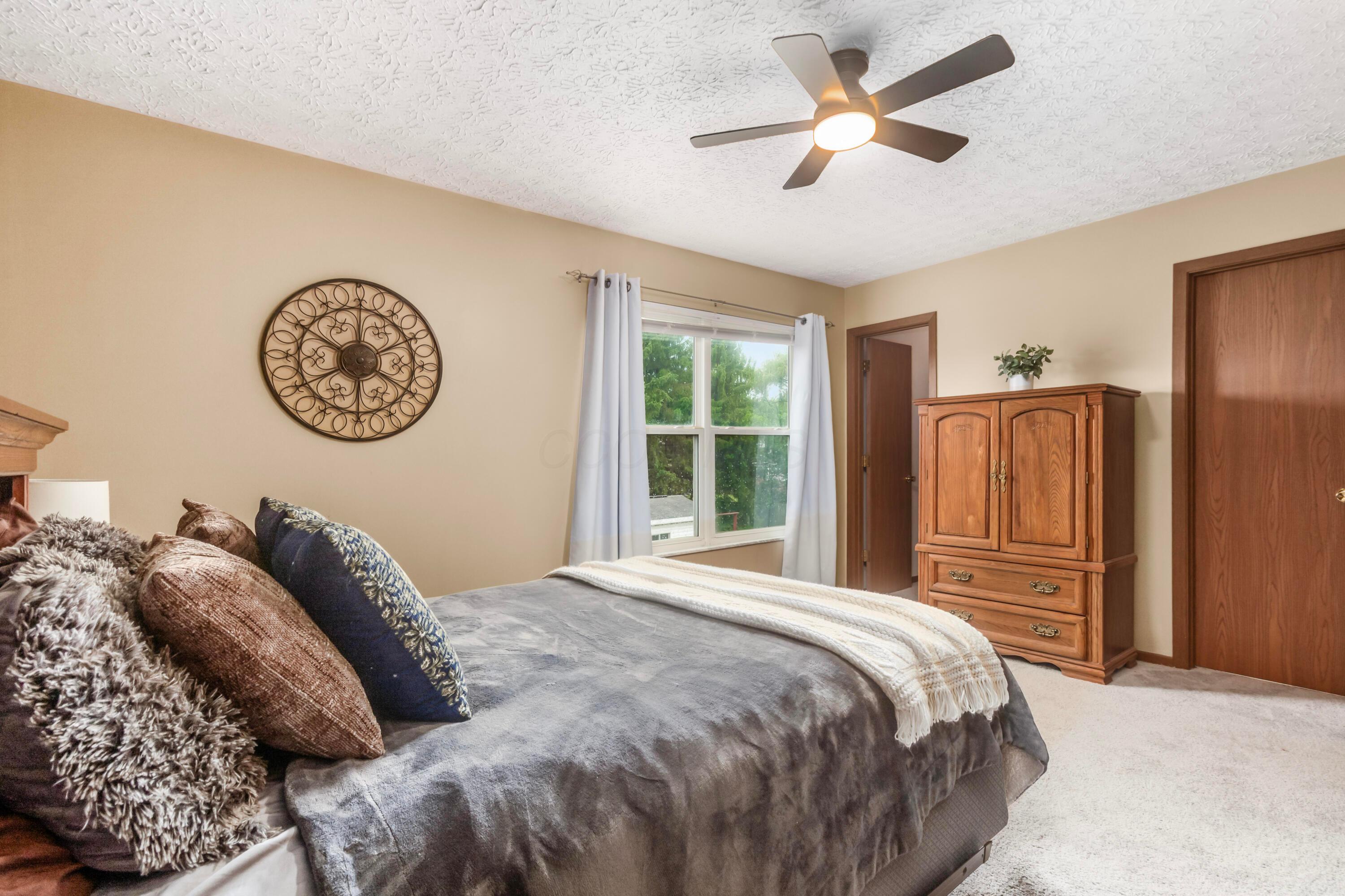 5912 Buechler Bend