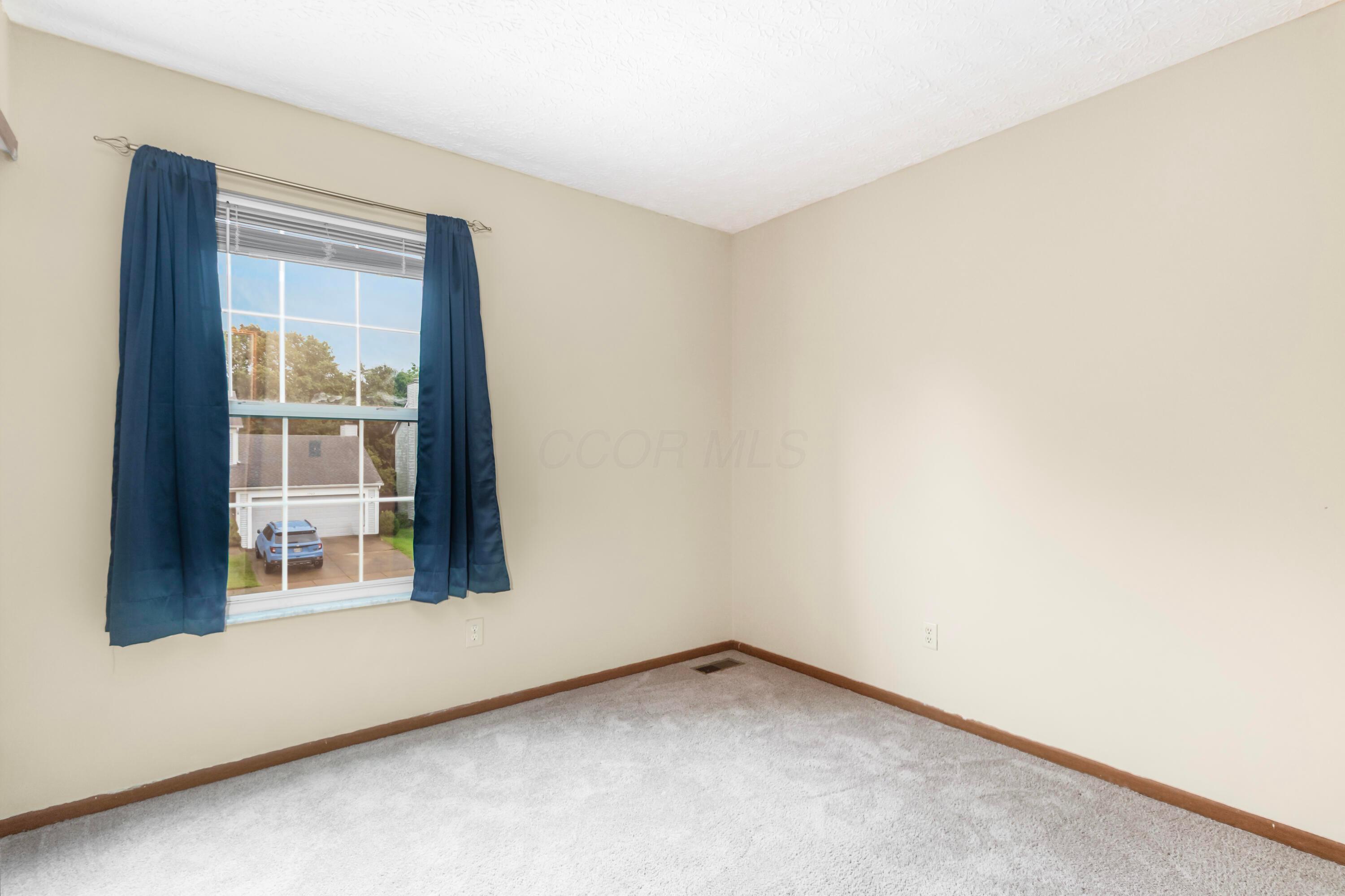 5912 Buechler Bend