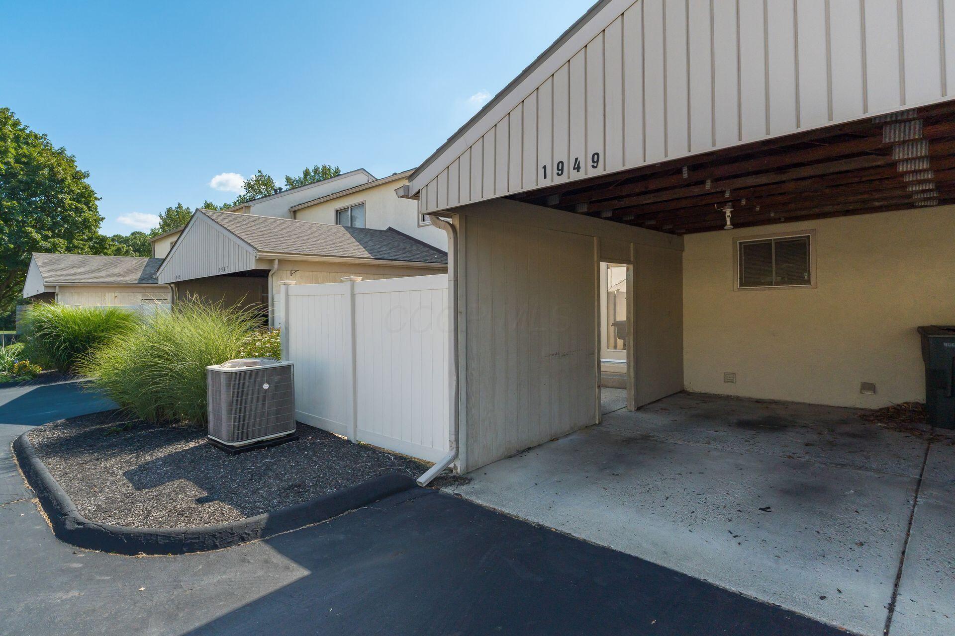 1949 Rockdale Drive, 32