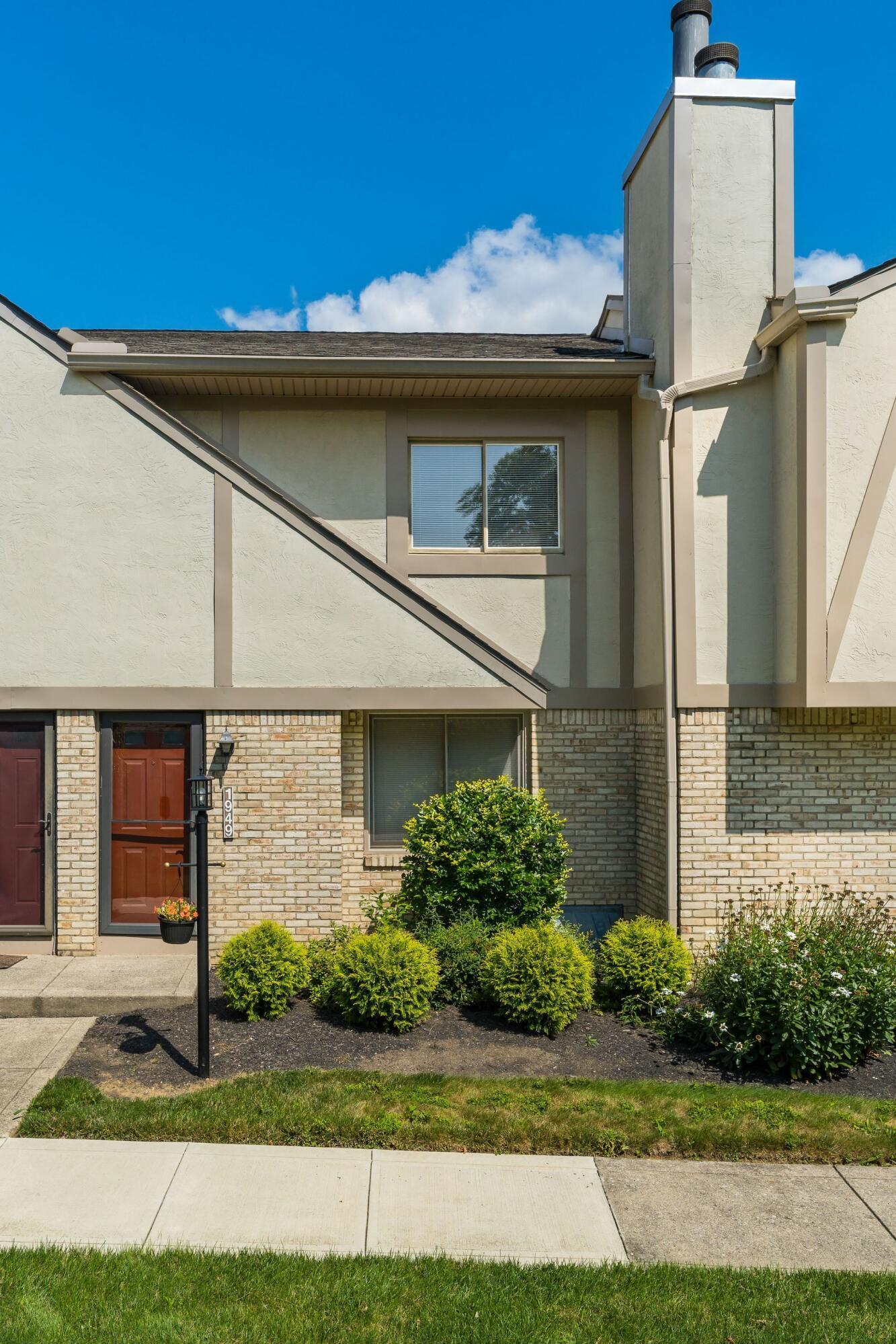 1949 Rockdale Drive, 32