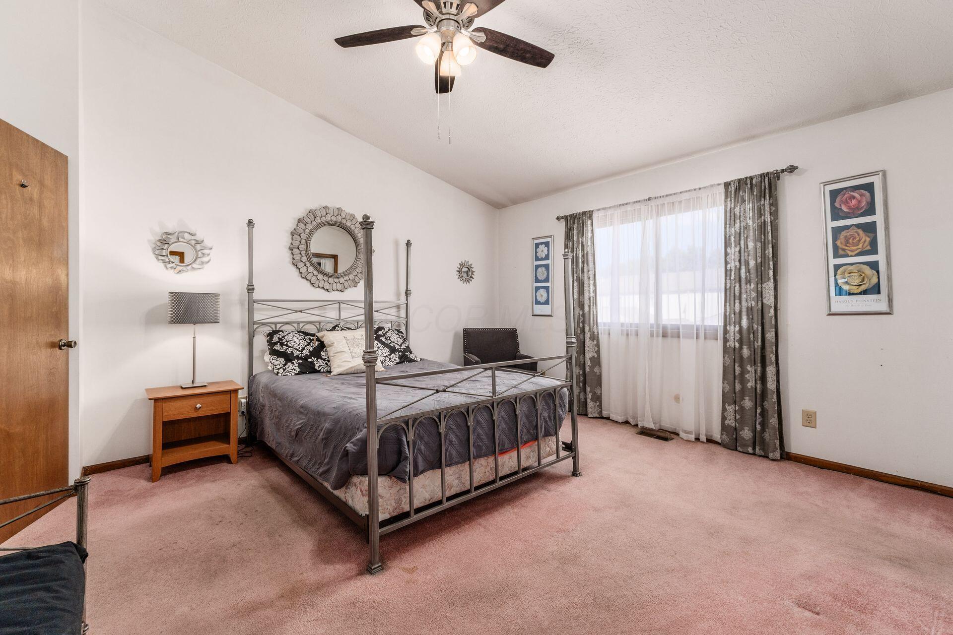 1949 Rockdale Drive, 32