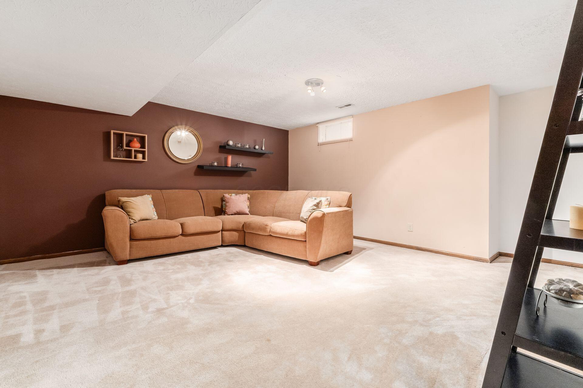 1949 Rockdale Drive, 32