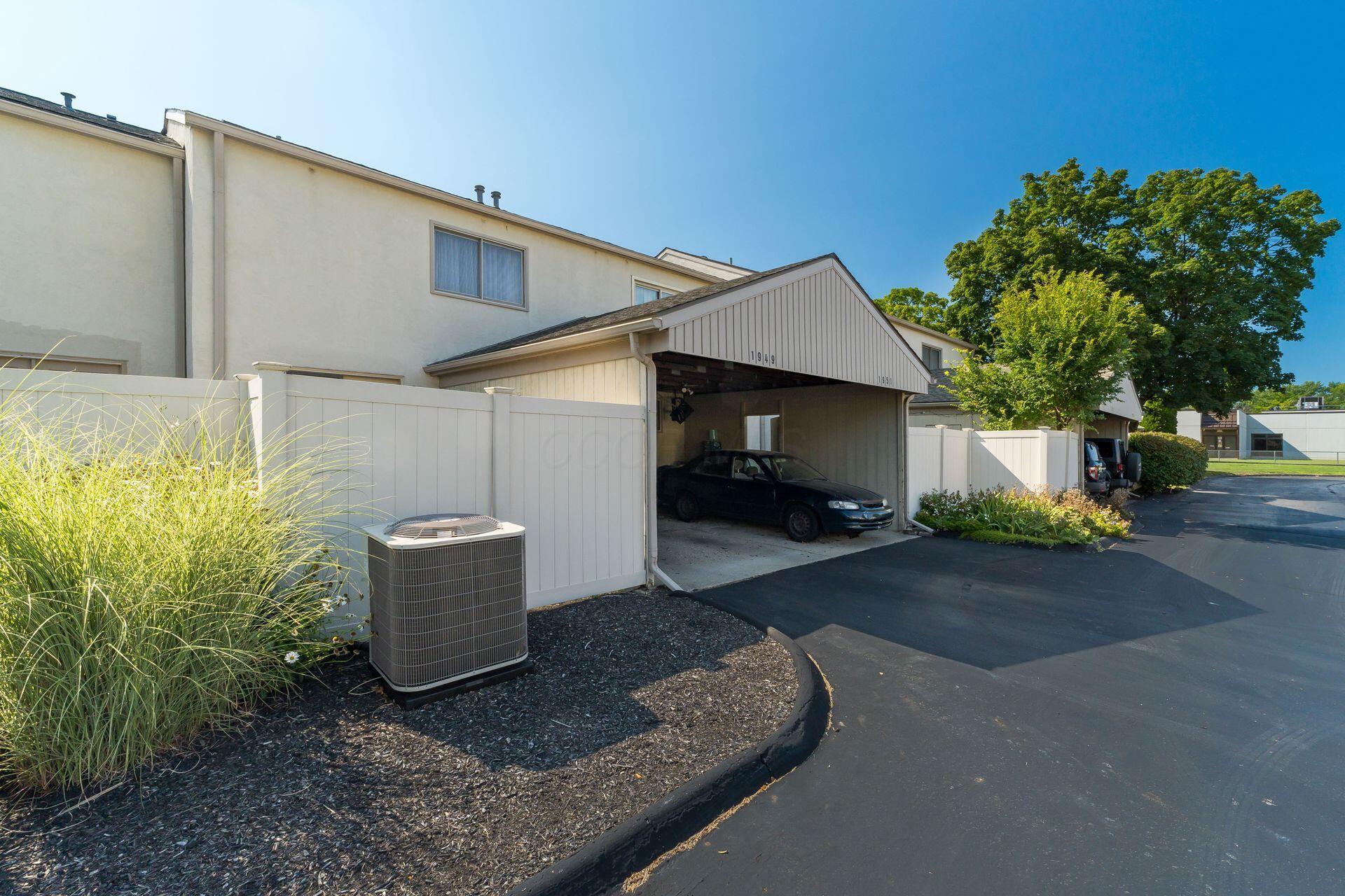 1949 Rockdale Drive, 32