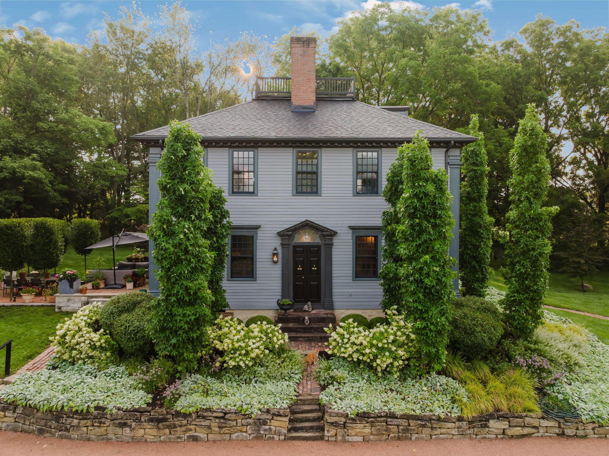 250 Potters Lane