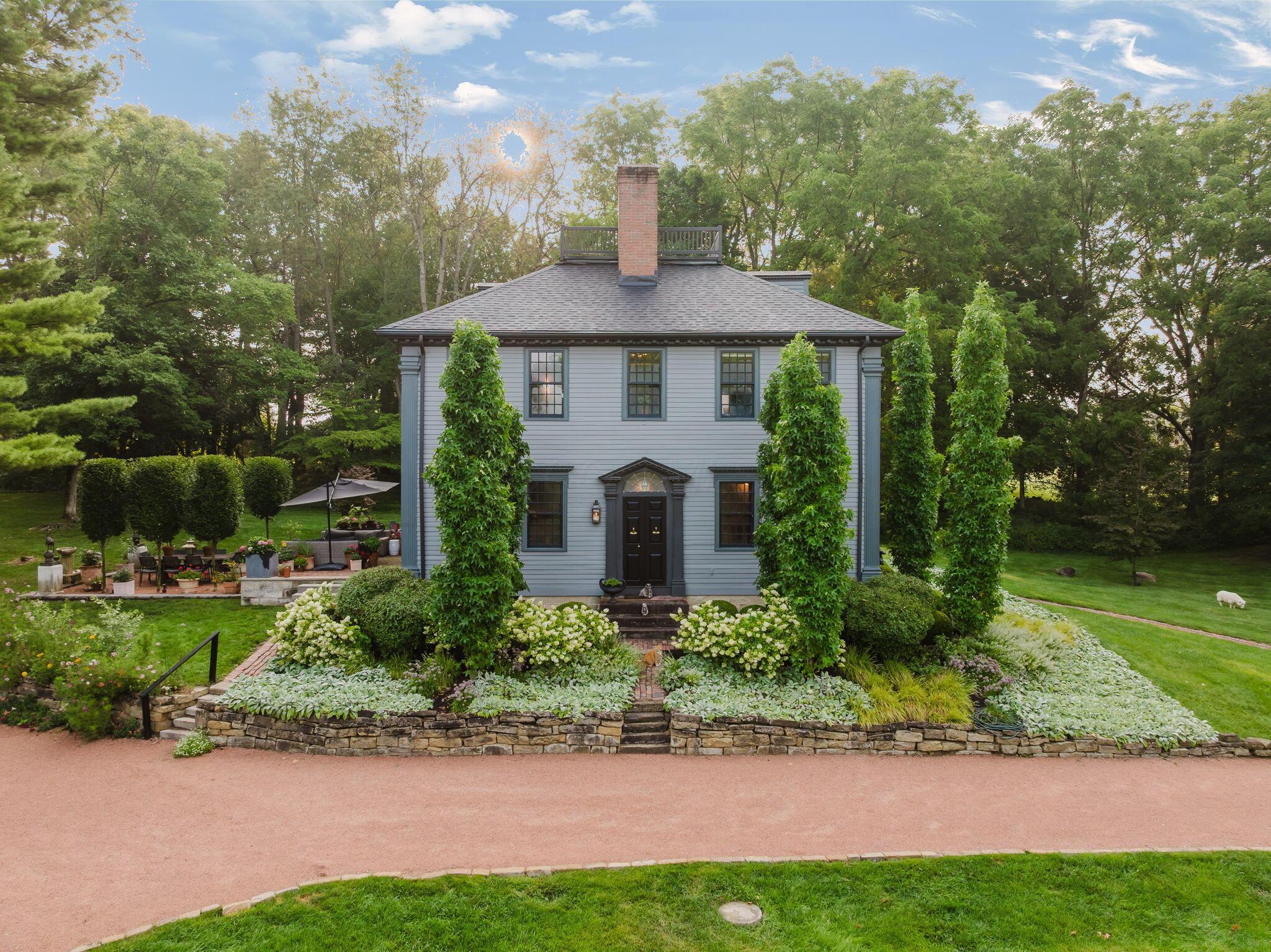 250 Potters Lane