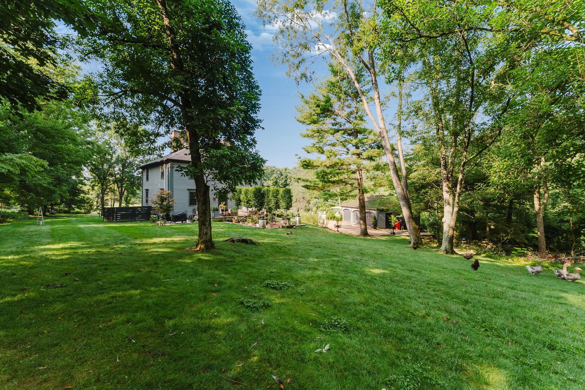 250 Potters Lane