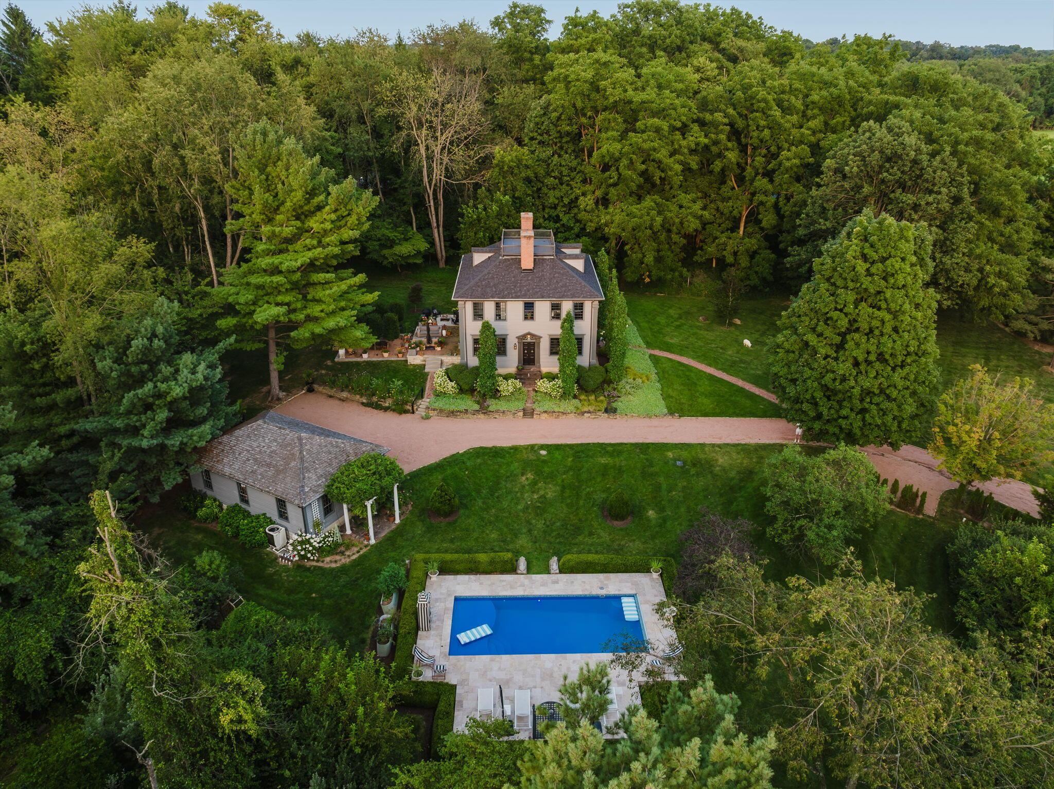 250 Potters Lane
