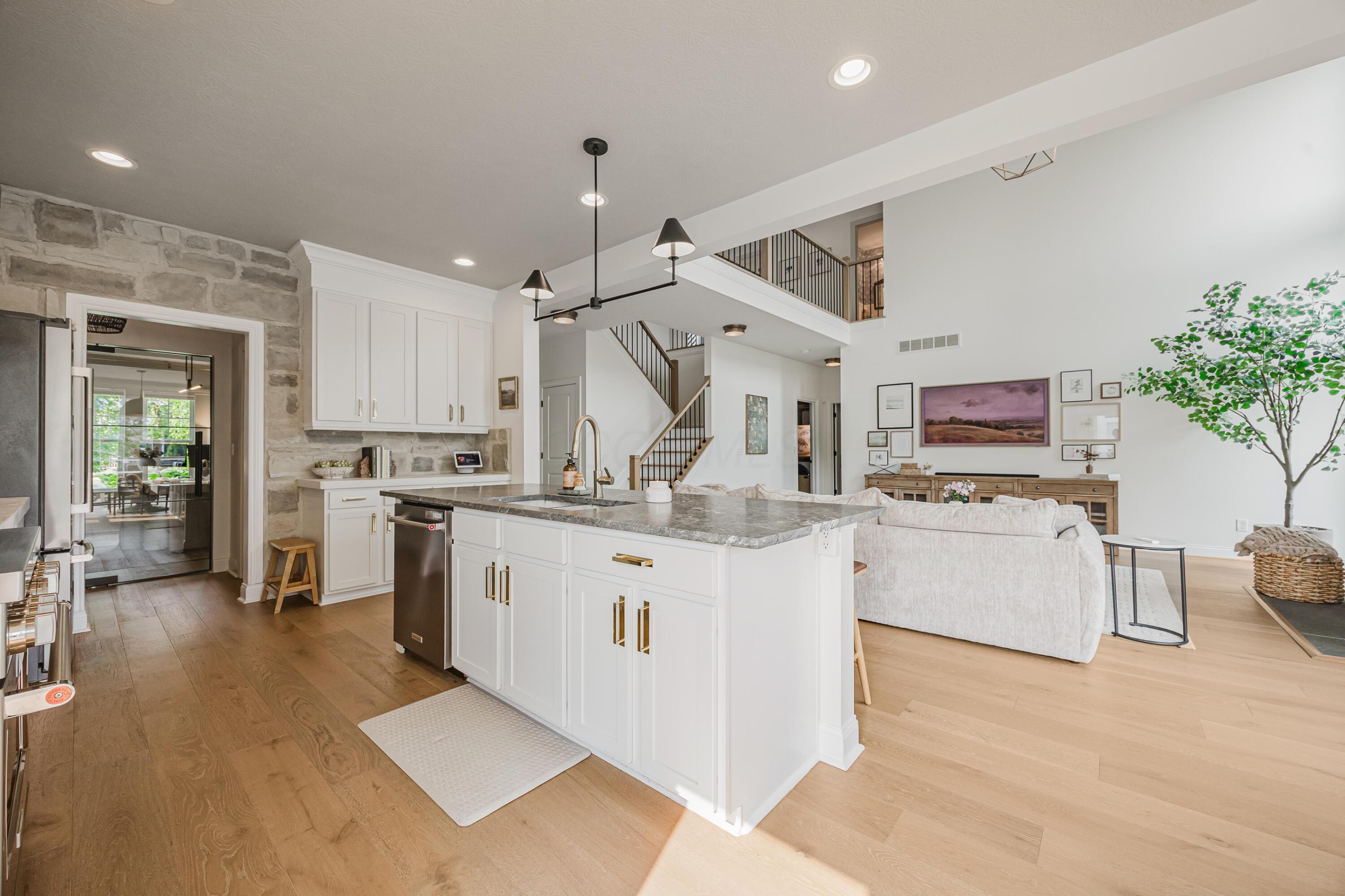 7442 Broxton Lane