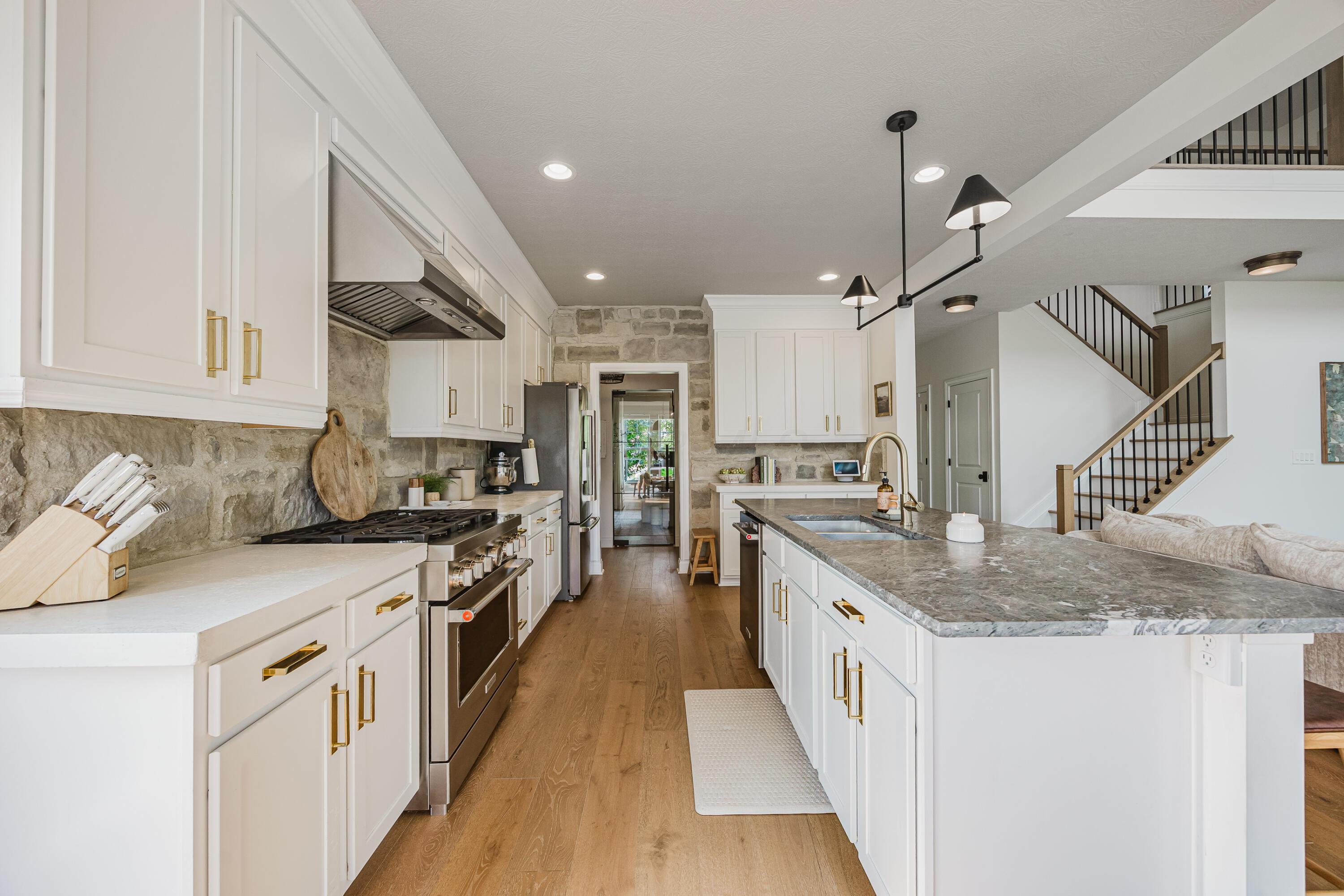 7442 Broxton Lane