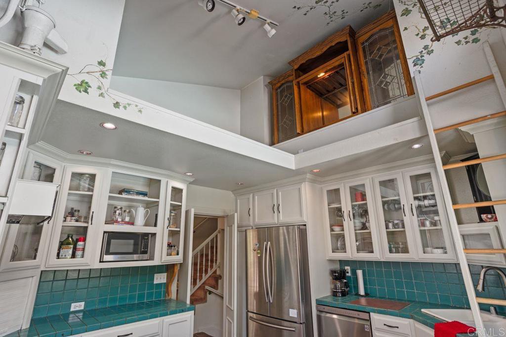 9130 Ellingham Street