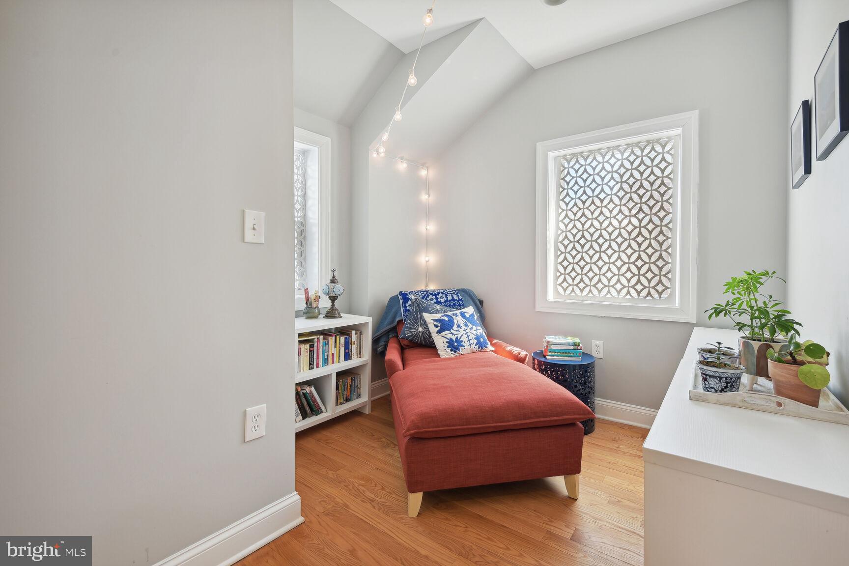 1247 Underwood St NW