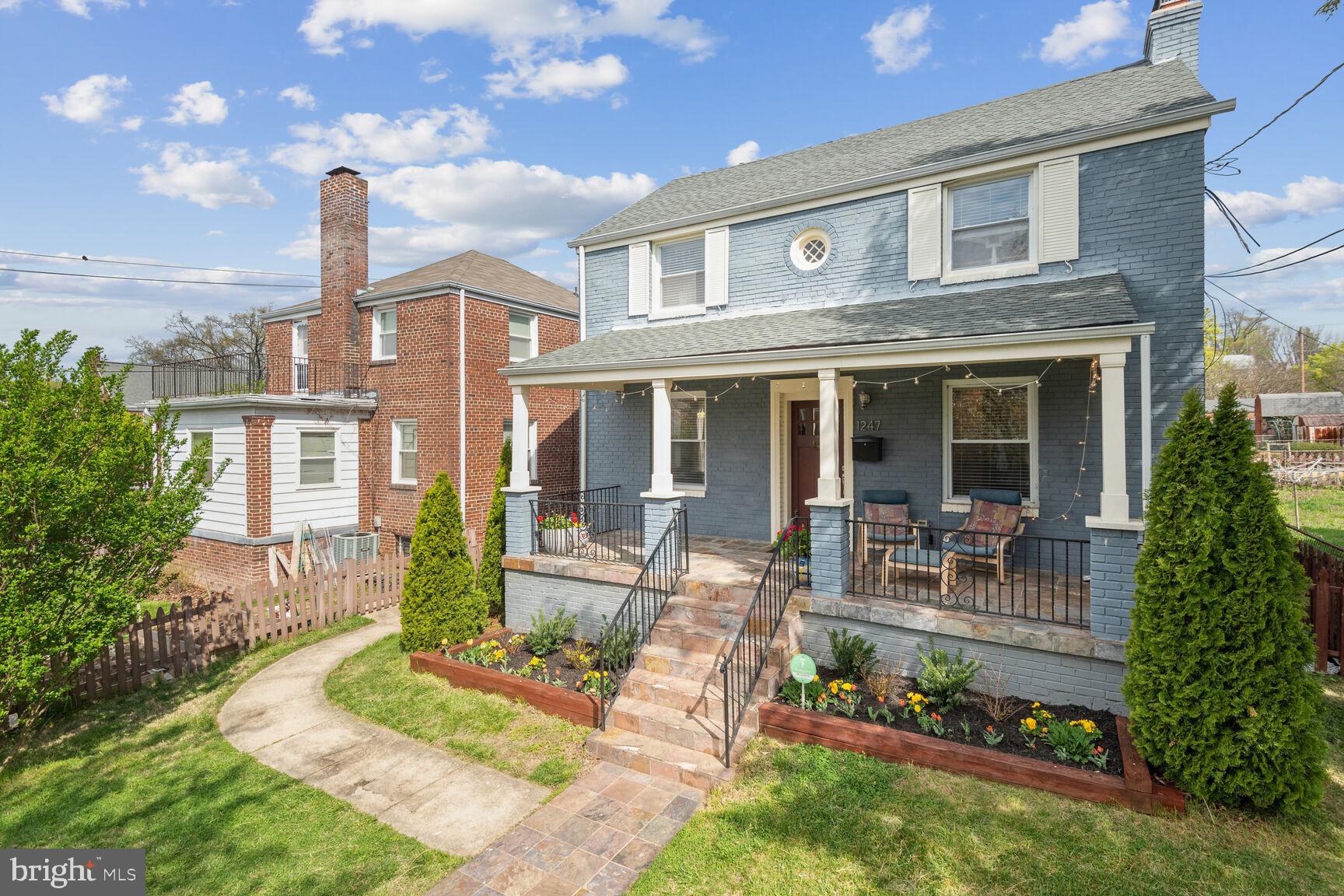 1247 Underwood St NW