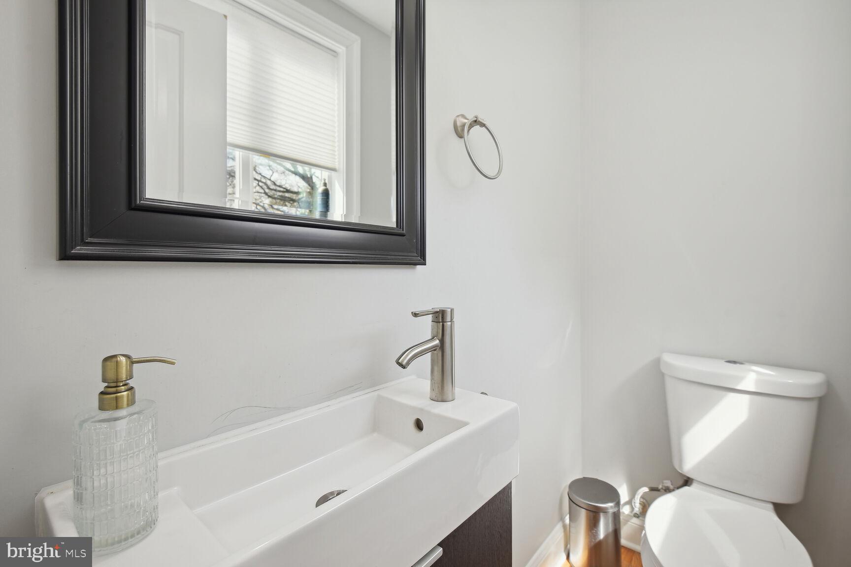 1247 Underwood St NW