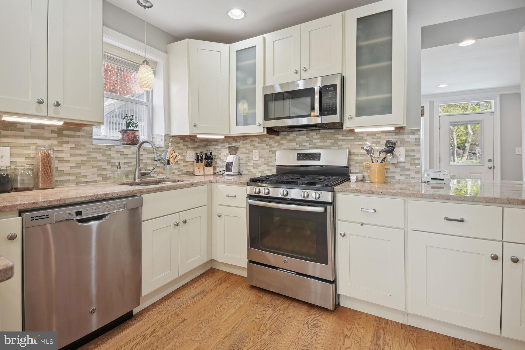 1247 Underwood St NW